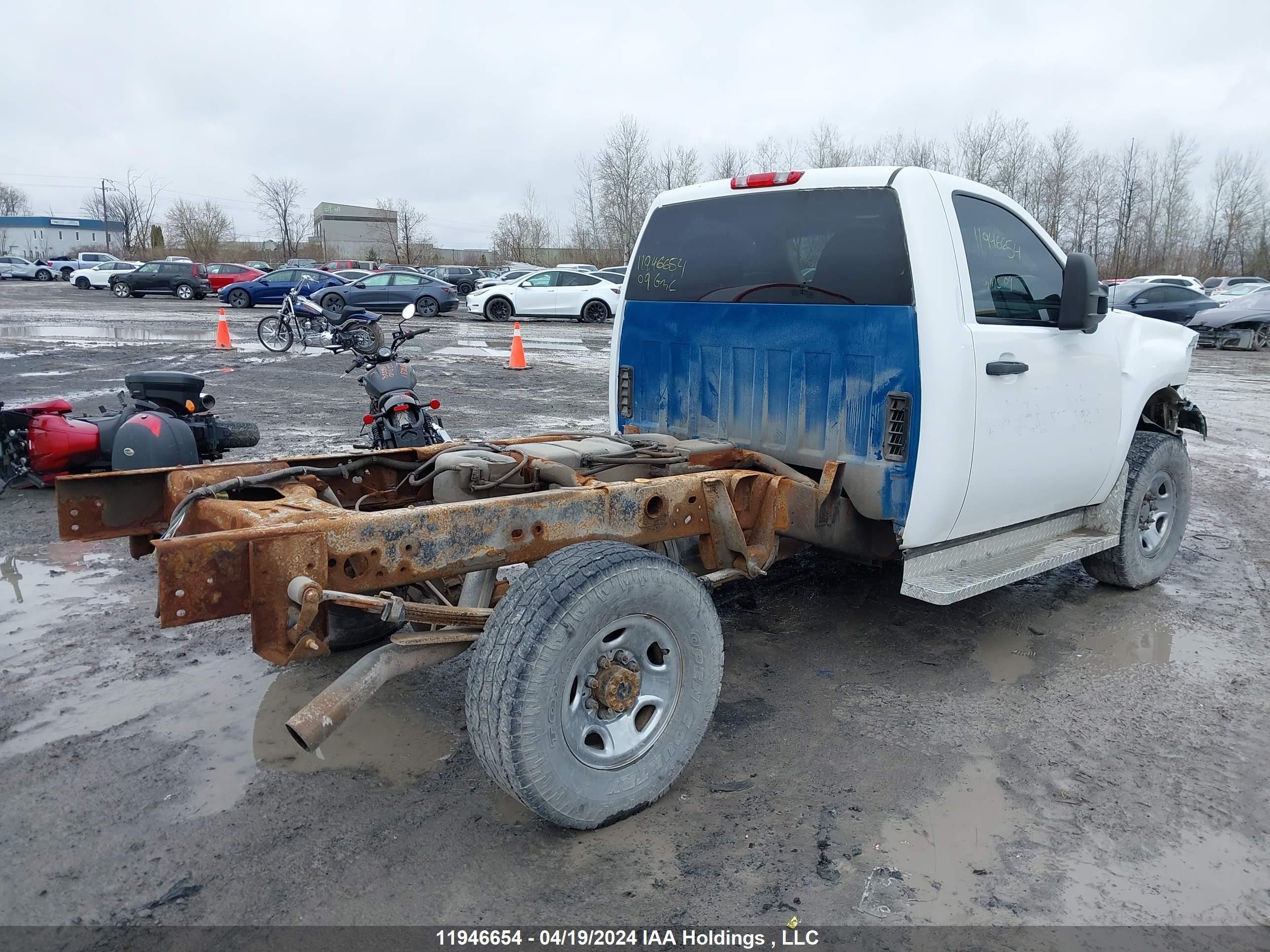 Photo 3 VIN: 1GTHK44K39F161615 - GMC SIERRA 