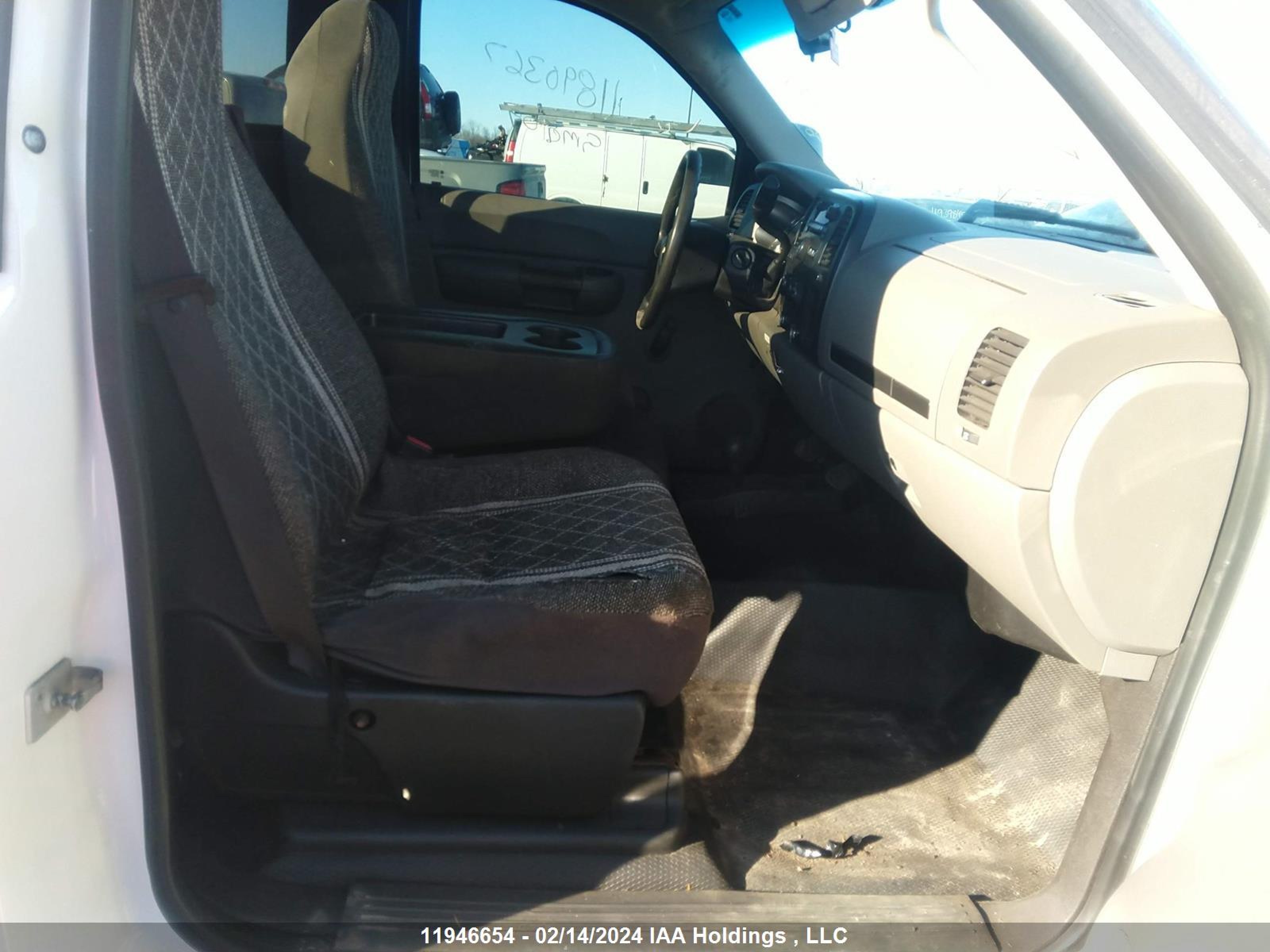 Photo 4 VIN: 1GTHK44K39F161615 - GMC SIERRA 