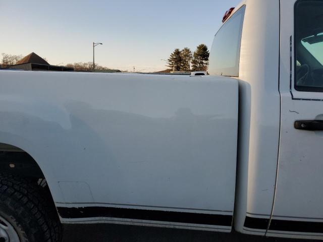 Photo 9 VIN: 1GTHK44KX9E140329 - GMC SIERRA 