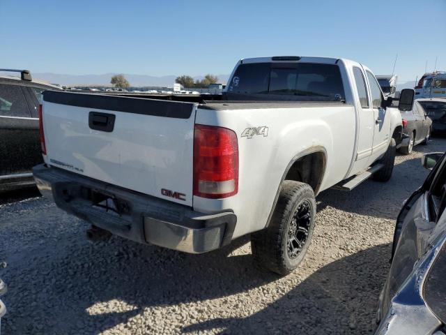 Photo 2 VIN: 1GTHK496X9E122800 - GMC SIERRA K25 