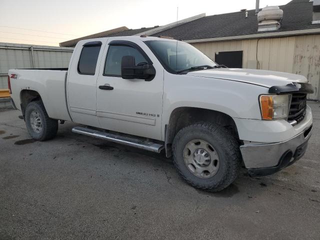 Photo 3 VIN: 1GTHK49KX9E113124 - GMC SIERRA 