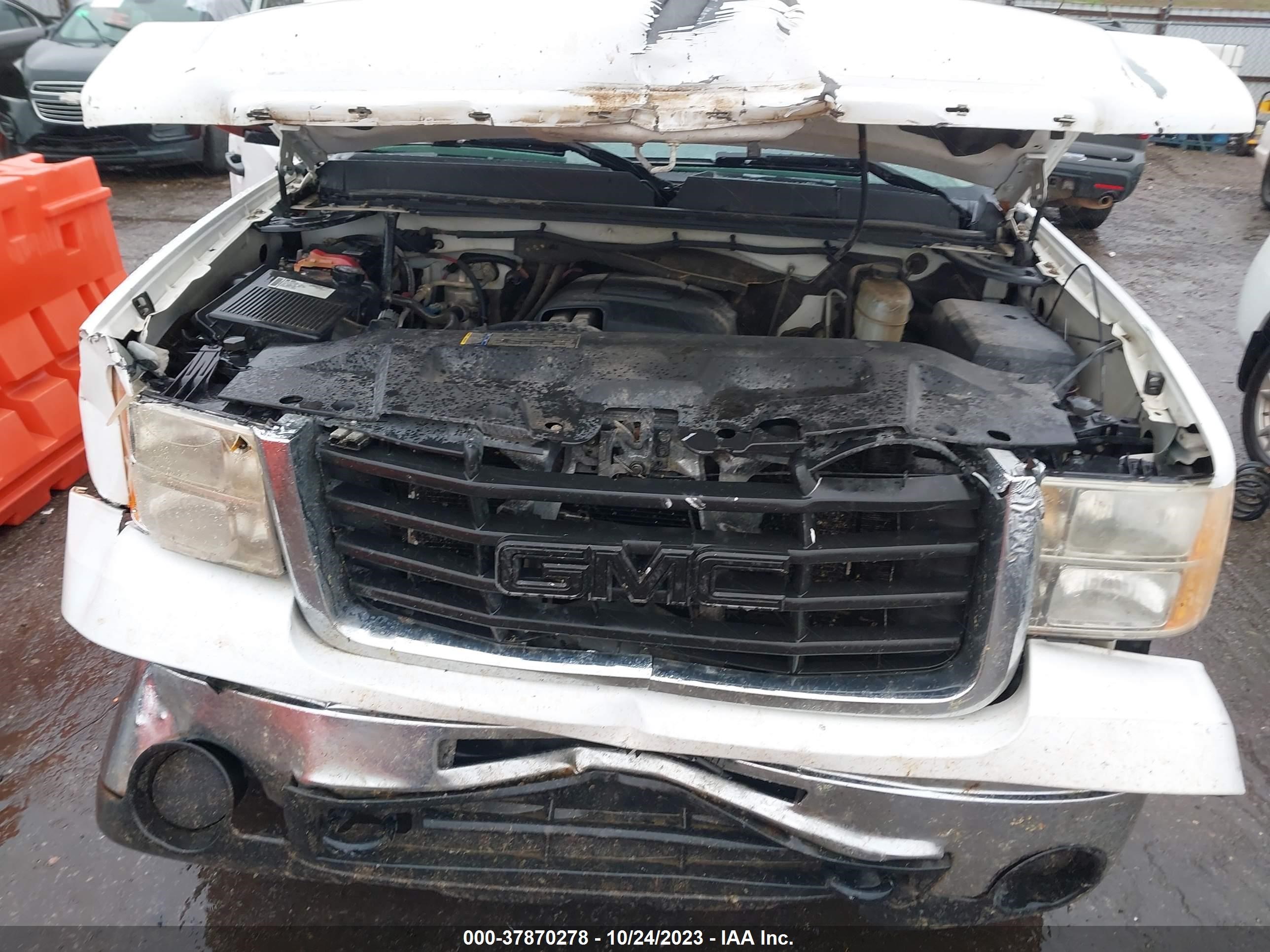 Photo 9 VIN: 1GTHK53K69F131662 - GMC SIERRA 