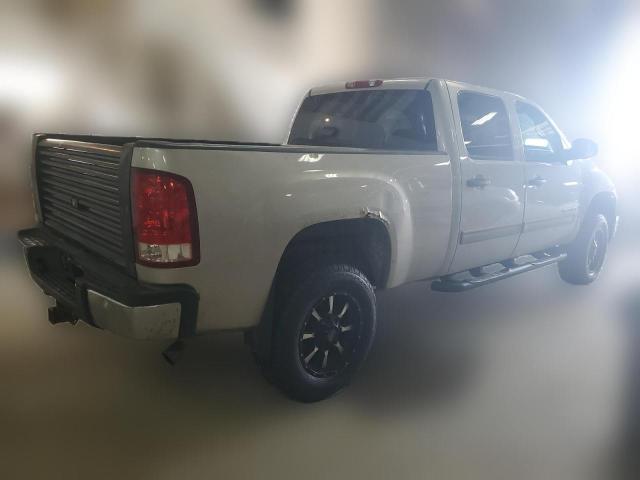 Photo 2 VIN: 1GTHK53KX9F168438 - GMC SIERRA 