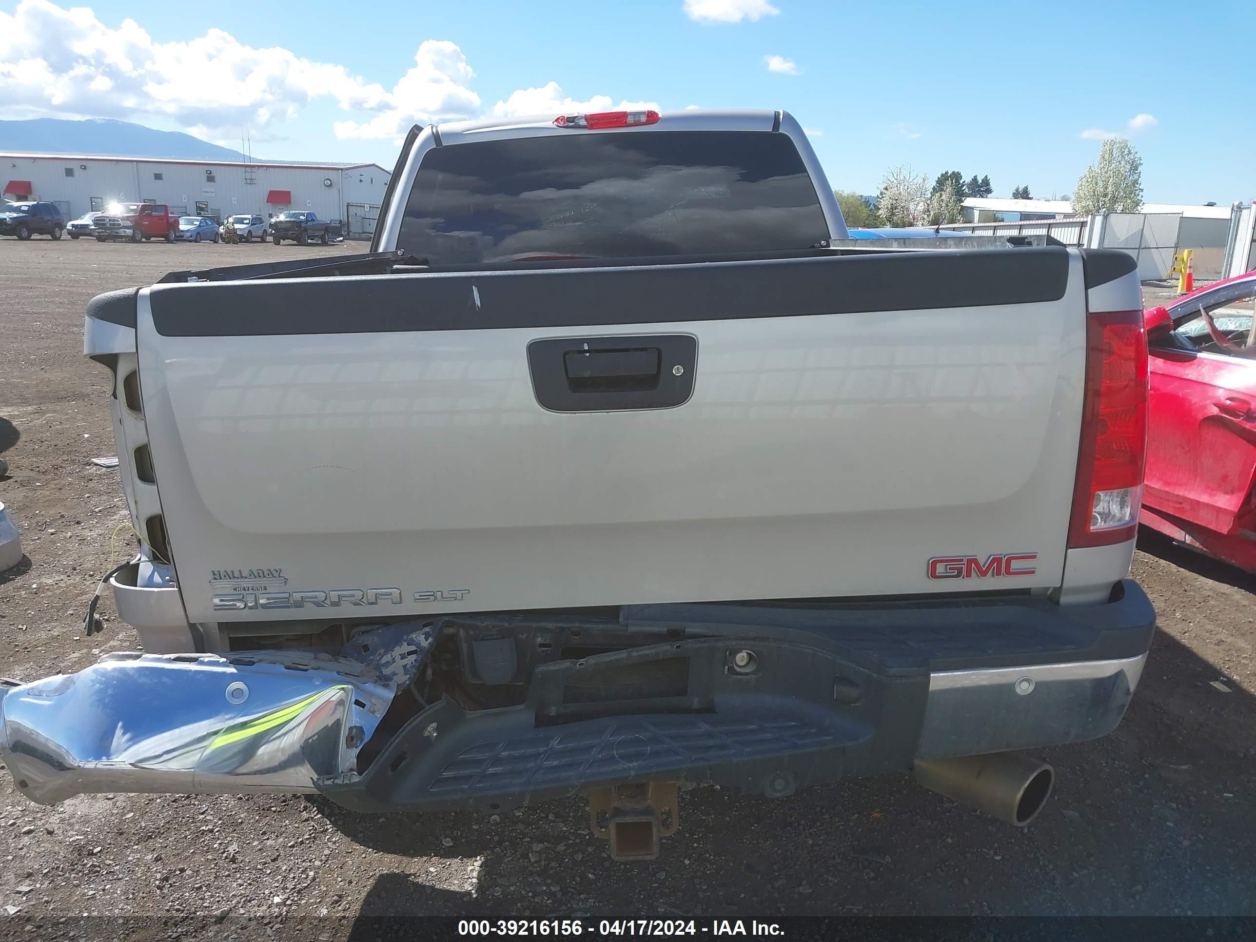 Photo 16 VIN: 1GTHK63629F123728 - GMC SIERRA 