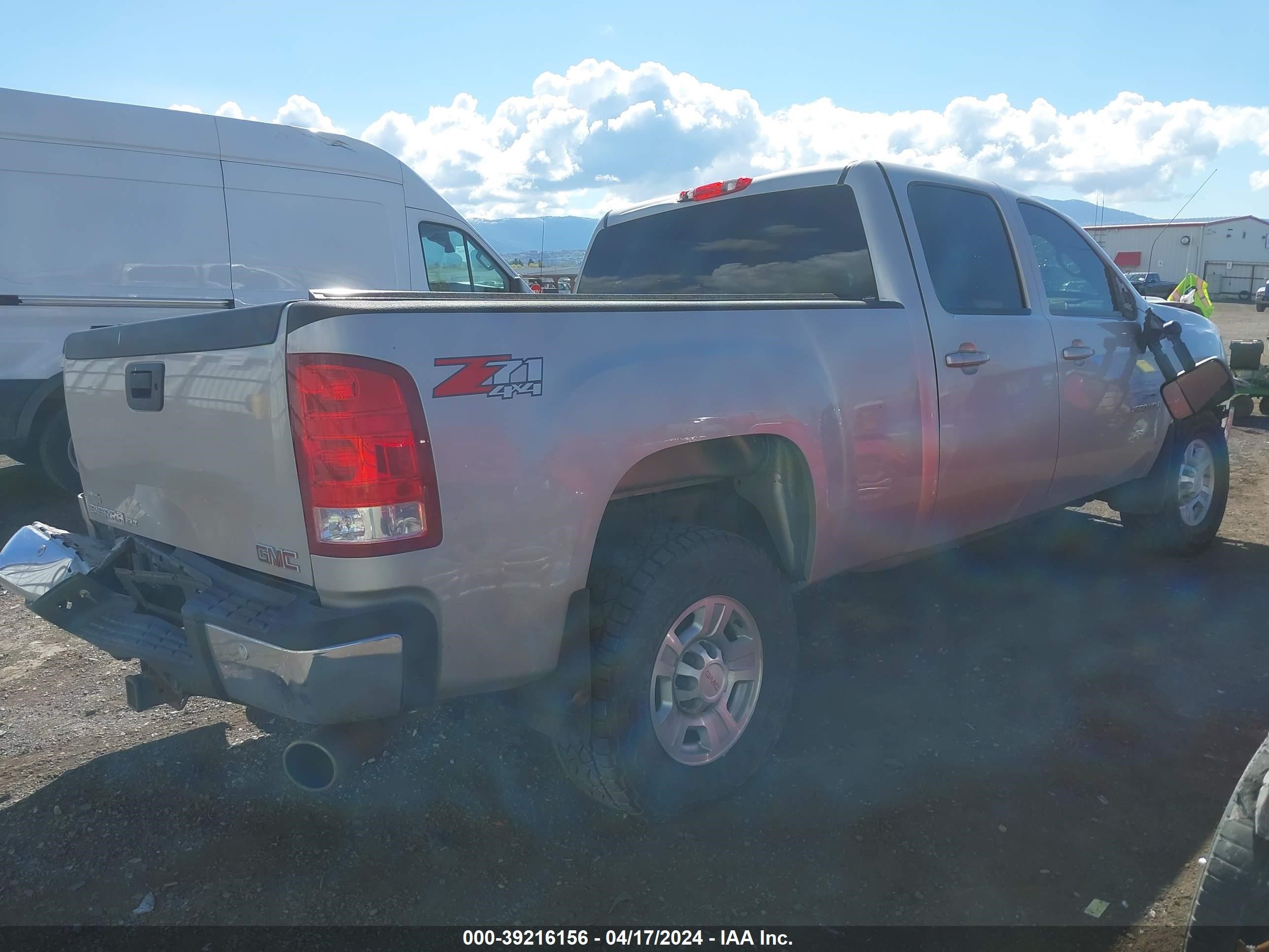 Photo 3 VIN: 1GTHK63629F123728 - GMC SIERRA 