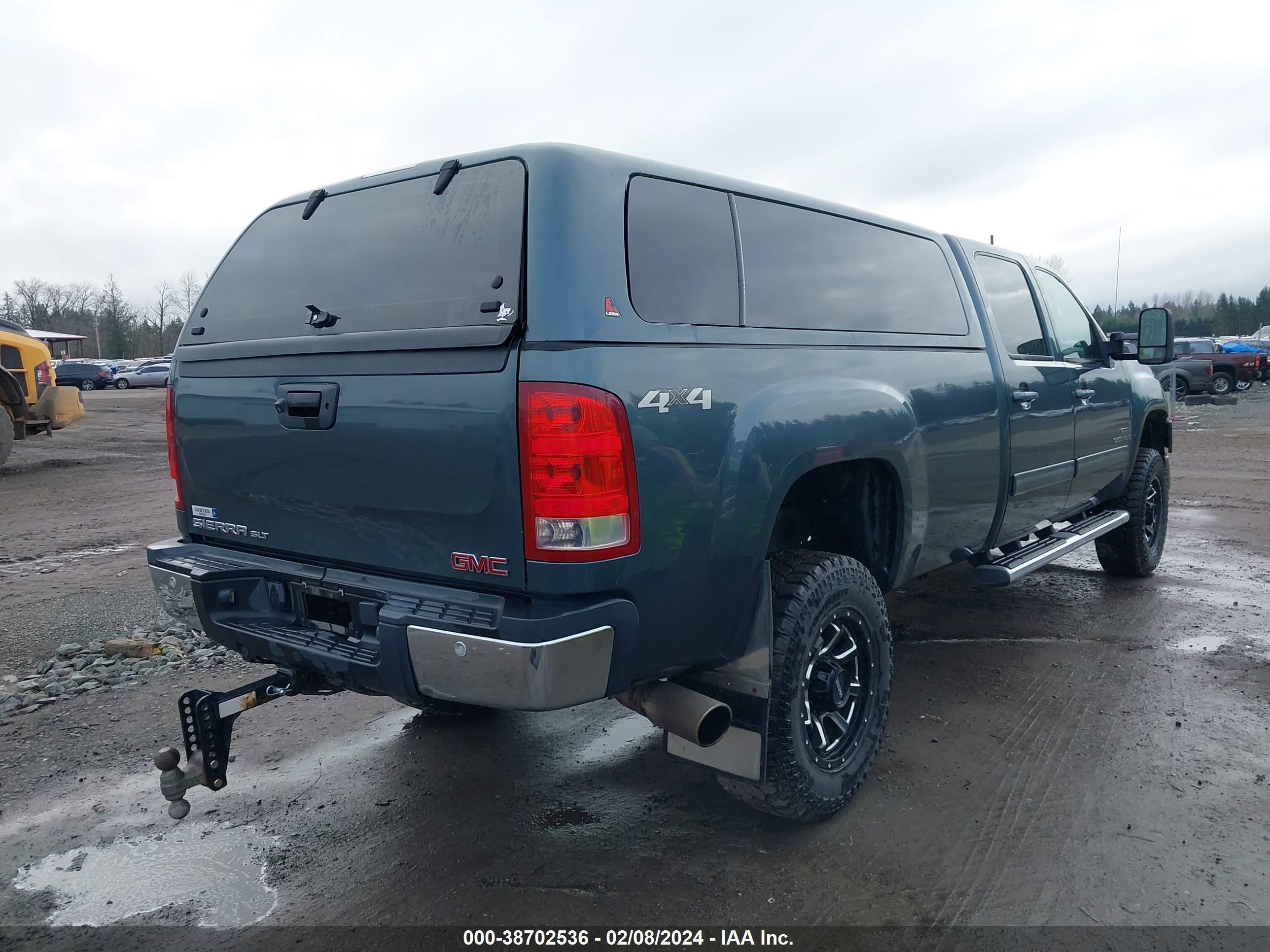 Photo 3 VIN: 1GTHK736X9F155302 - GMC ALL 