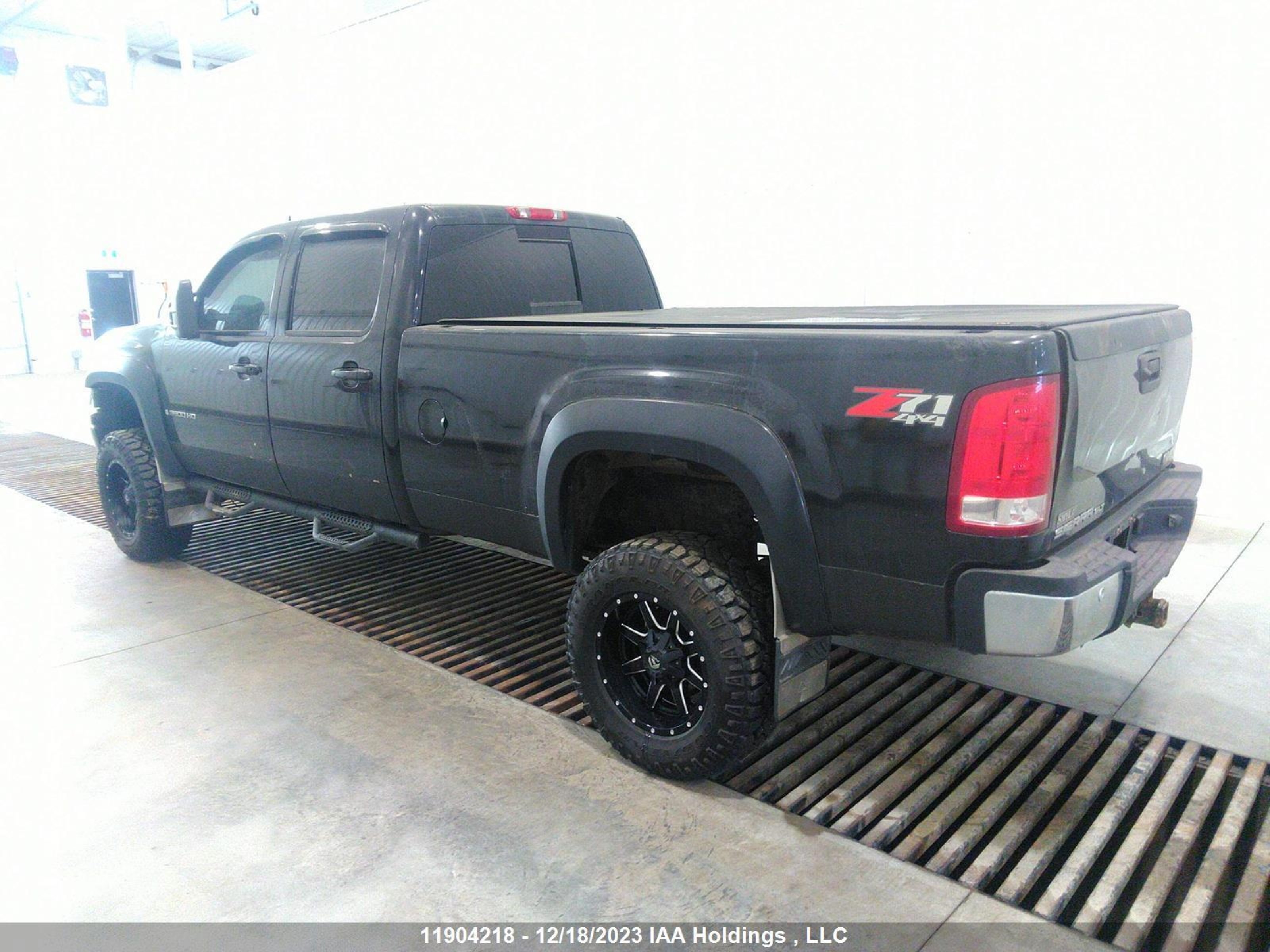 Photo 2 VIN: 1GTHK73K09F109569 - GMC NULL 