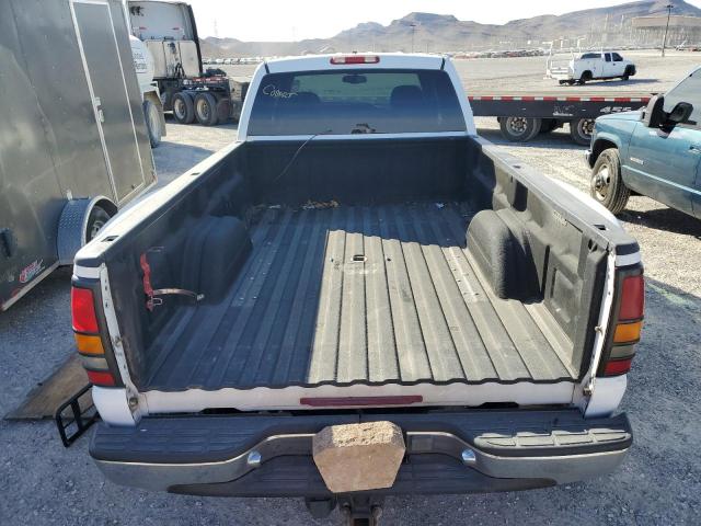 Photo 9 VIN: 1GTJC33G22F102597 - GMC SIERRA 