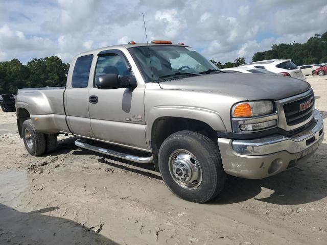 Photo 3 VIN: 1GTJC39153E186344 - GMC NEW SIERRA 