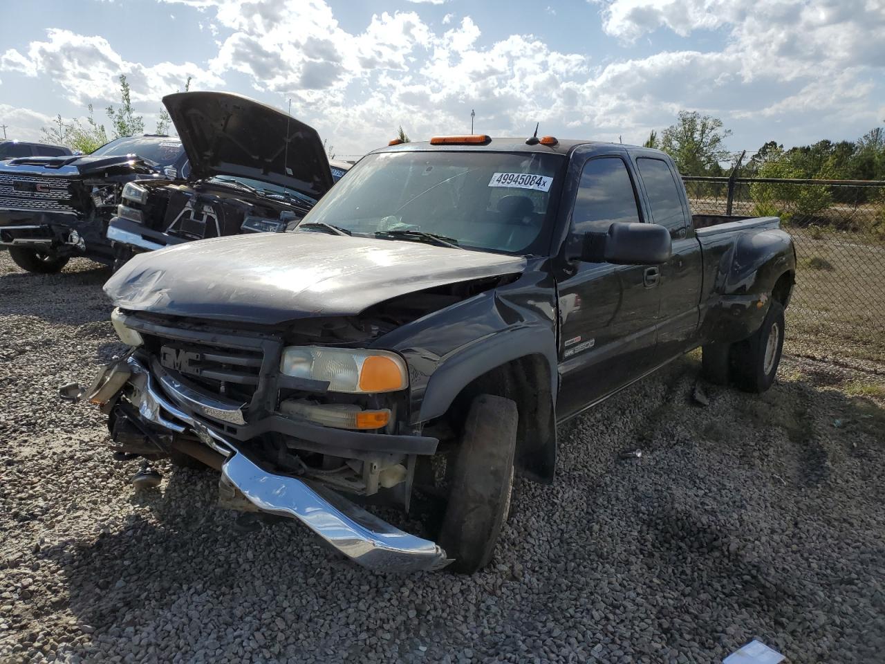 Photo 1 VIN: 1GTJC39275E118591 - GMC SIERRA 