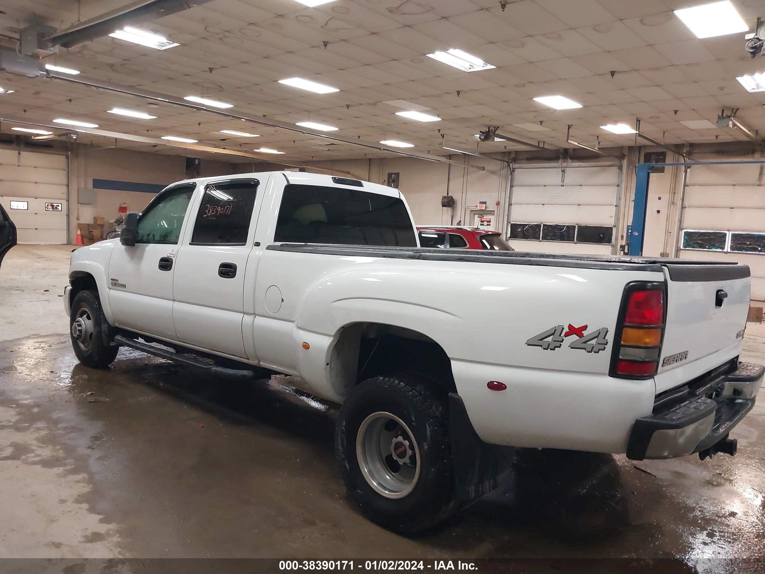 Photo 2 VIN: 1GTJK33113F254029 - GMC NULL 