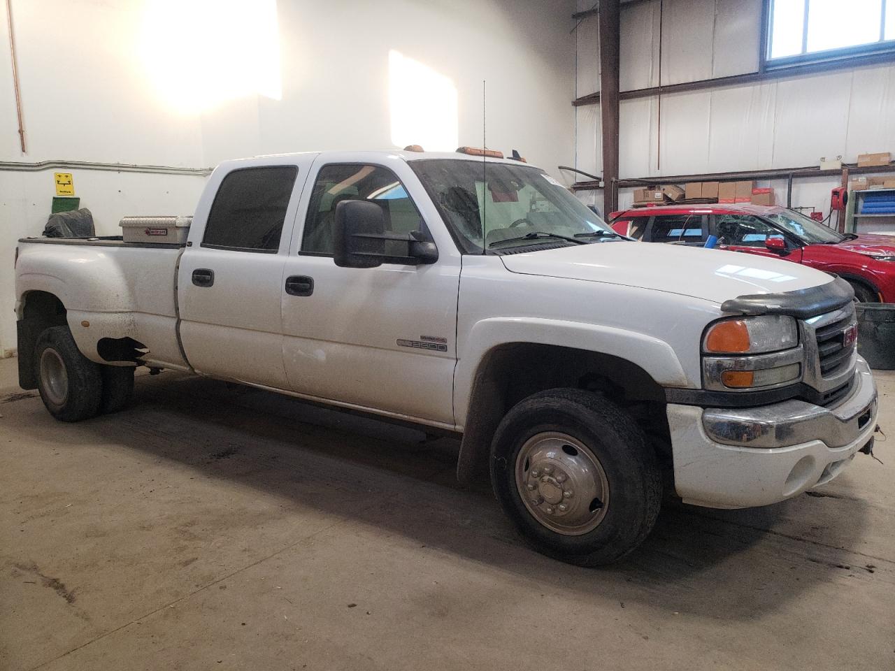 Photo 3 VIN: 1GTJK33236F104114 - GMC SIERRA 