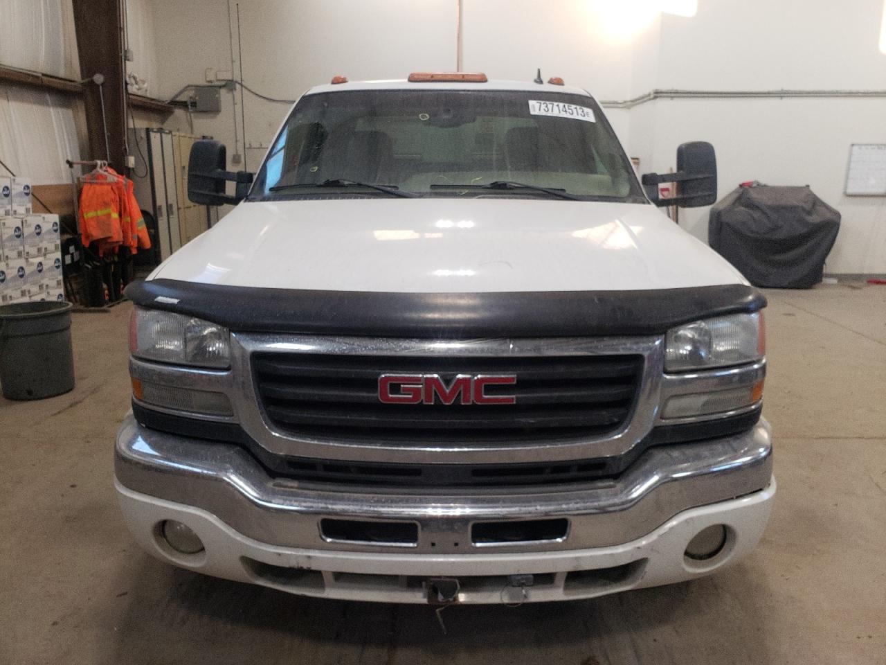 Photo 4 VIN: 1GTJK33236F104114 - GMC SIERRA 