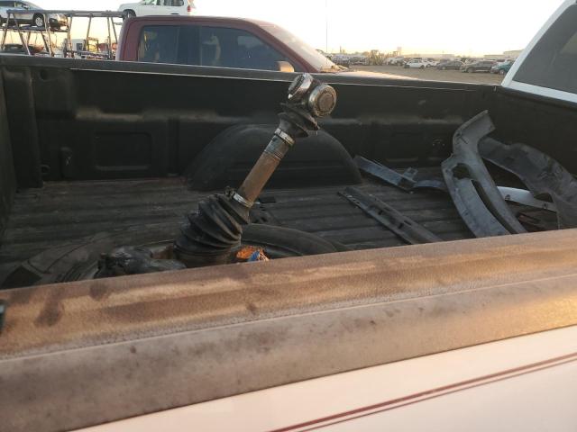 Photo 9 VIN: 1GTJK33G52F140263 - GMC NEW SIERRA 