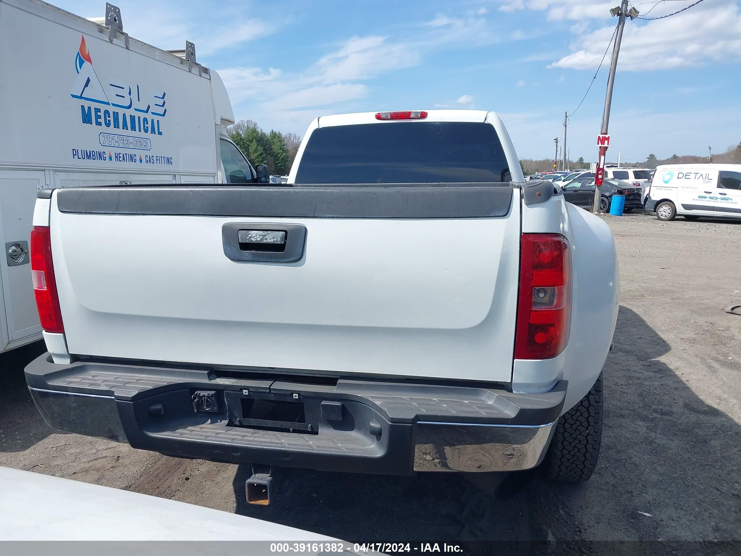 Photo 14 VIN: 1GTJK93619F181672 - GMC NULL 