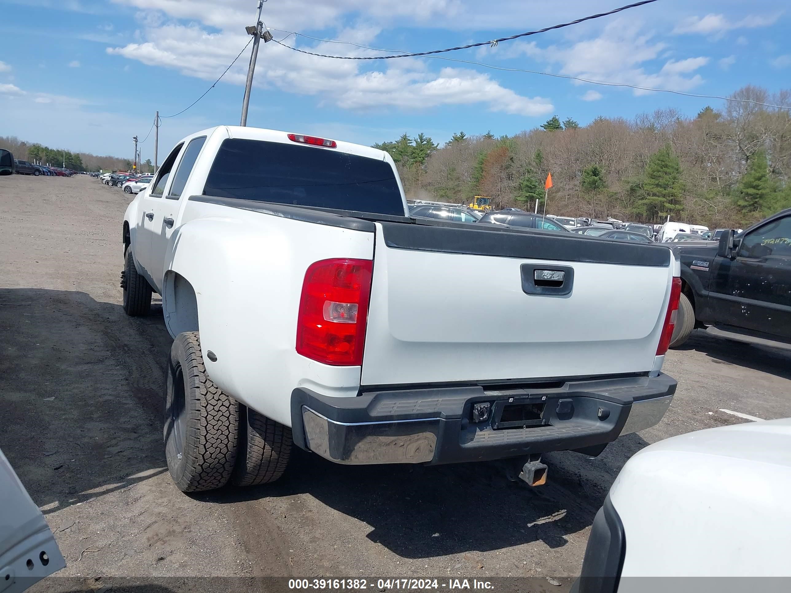 Photo 2 VIN: 1GTJK93619F181672 - GMC NULL 