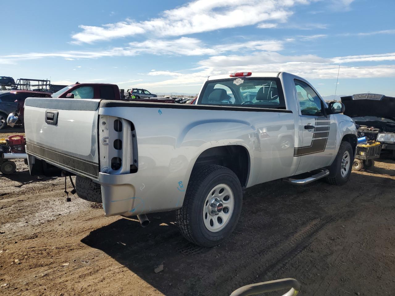 Photo 2 VIN: 1GTN1TEX0BZ284657 - GMC SIERRA 