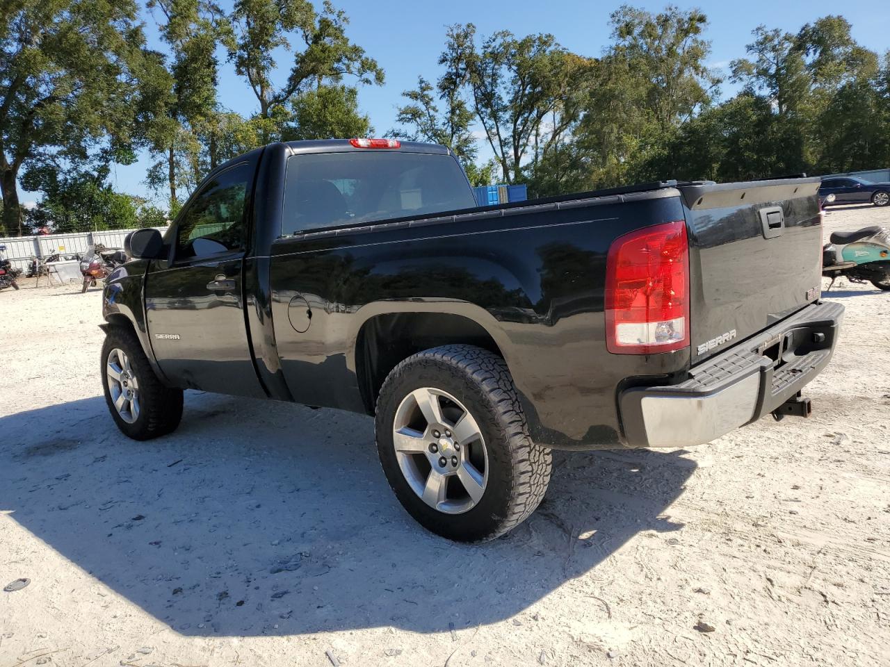 Photo 1 VIN: 1GTN1TEX0BZ457786 - GMC SIERRA 