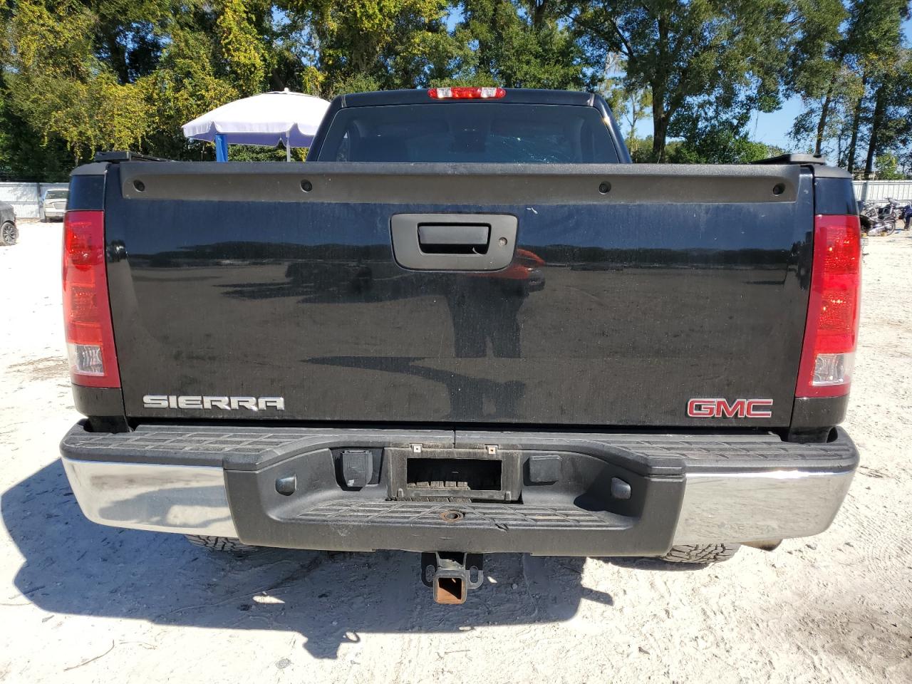 Photo 9 VIN: 1GTN1TEX0BZ457786 - GMC SIERRA 