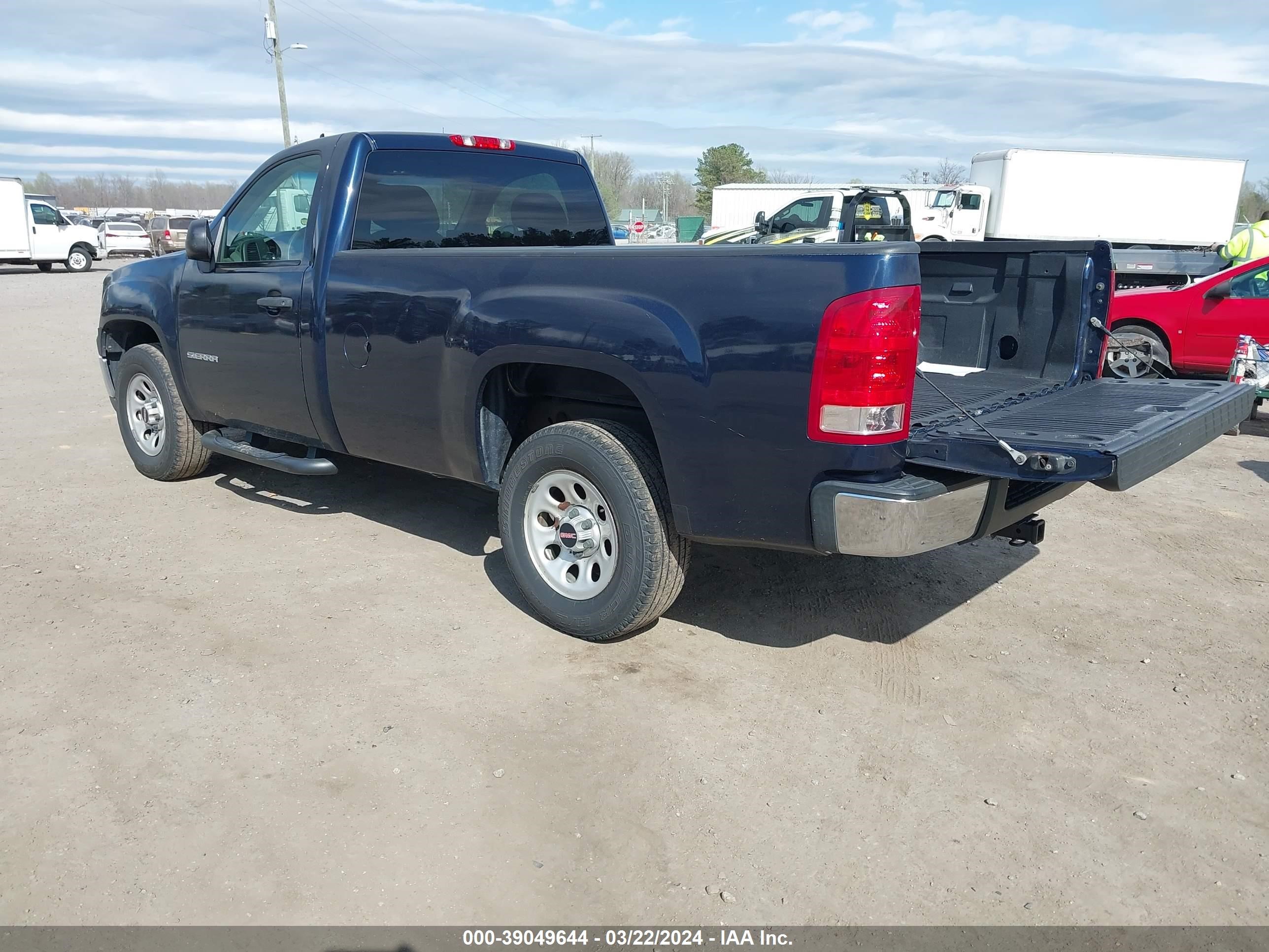 Photo 2 VIN: 1GTN1TEXXBZ128805 - GMC SIERRA 