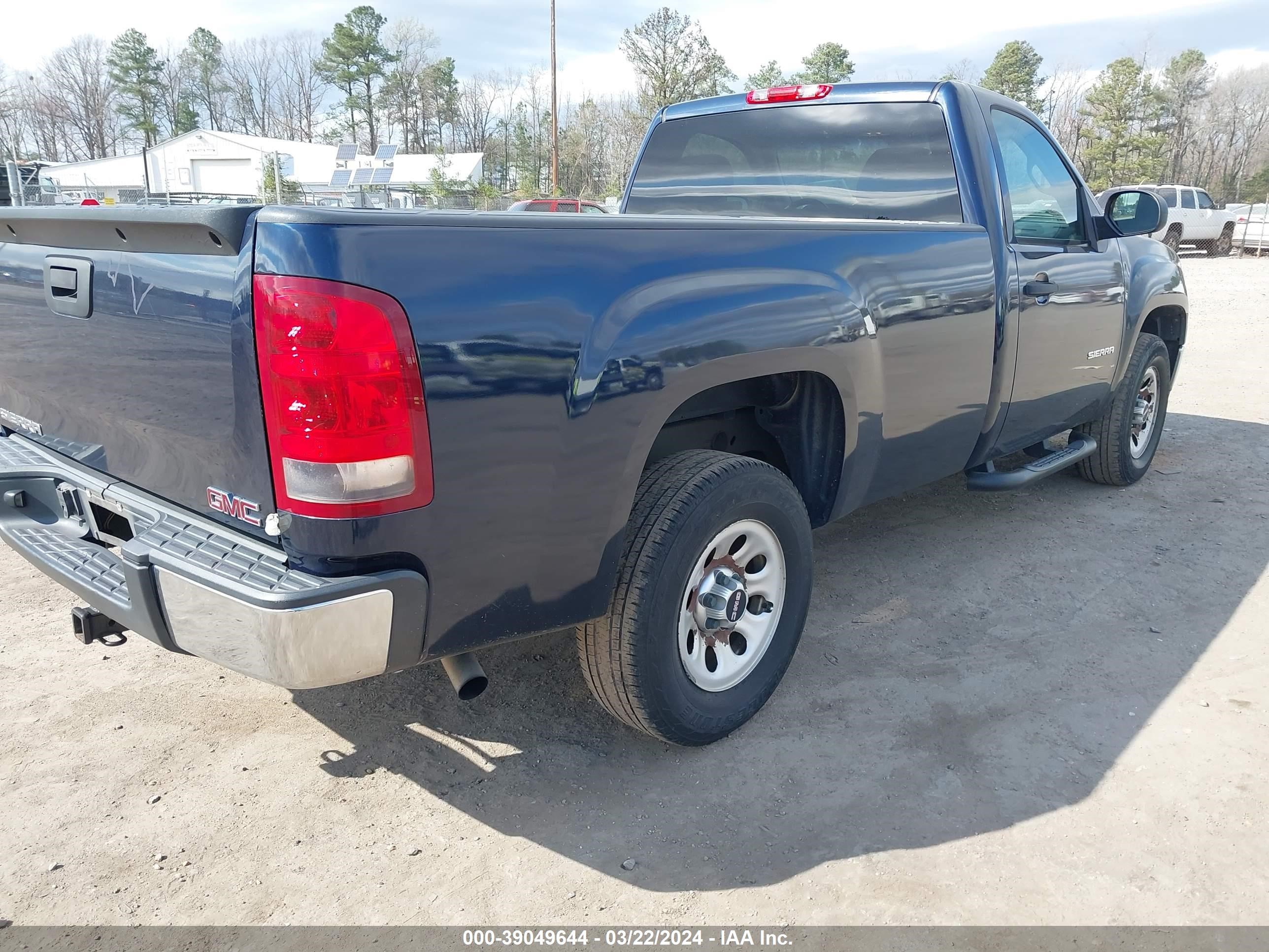 Photo 3 VIN: 1GTN1TEXXBZ128805 - GMC SIERRA 