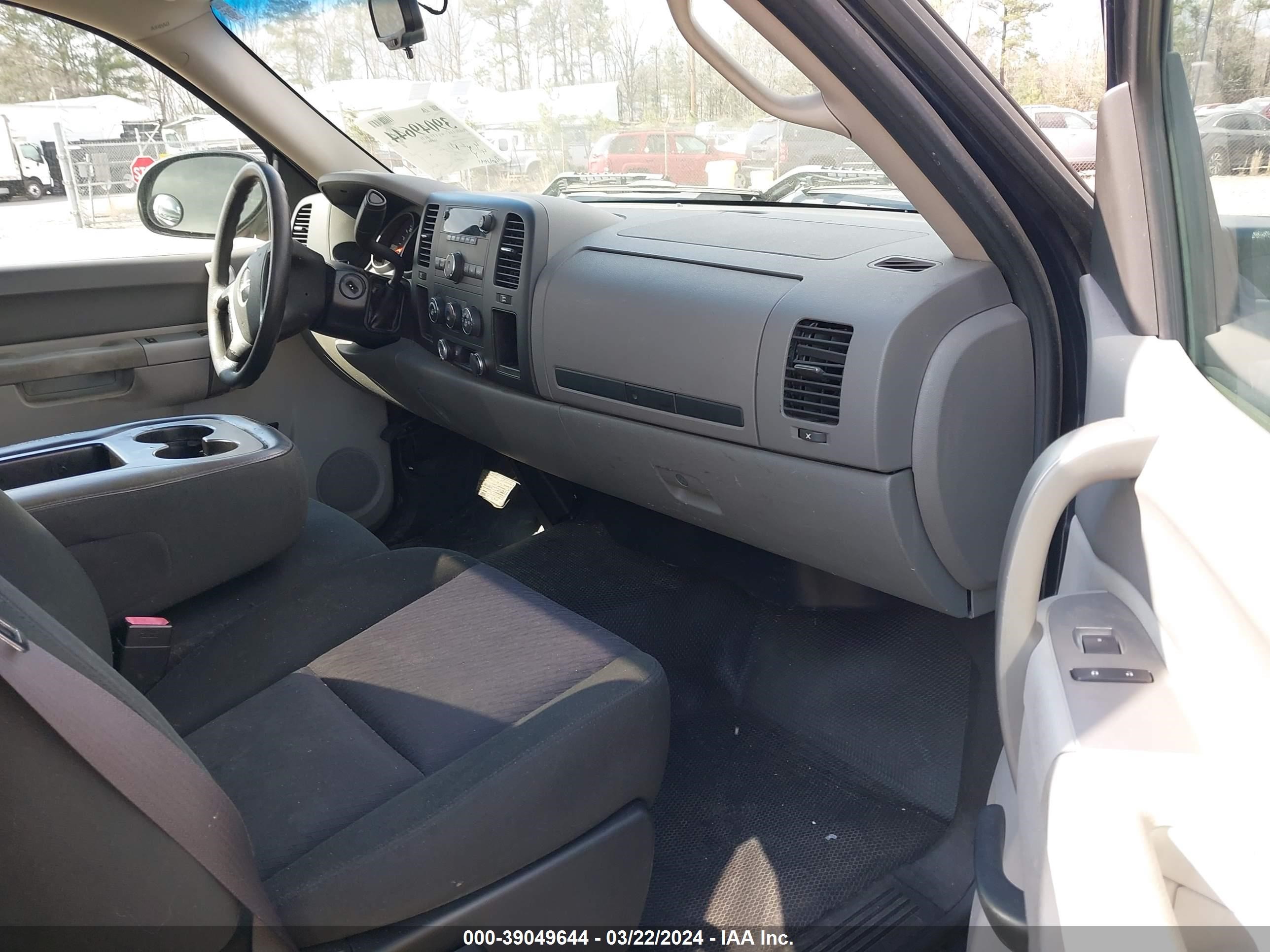 Photo 4 VIN: 1GTN1TEXXBZ128805 - GMC SIERRA 