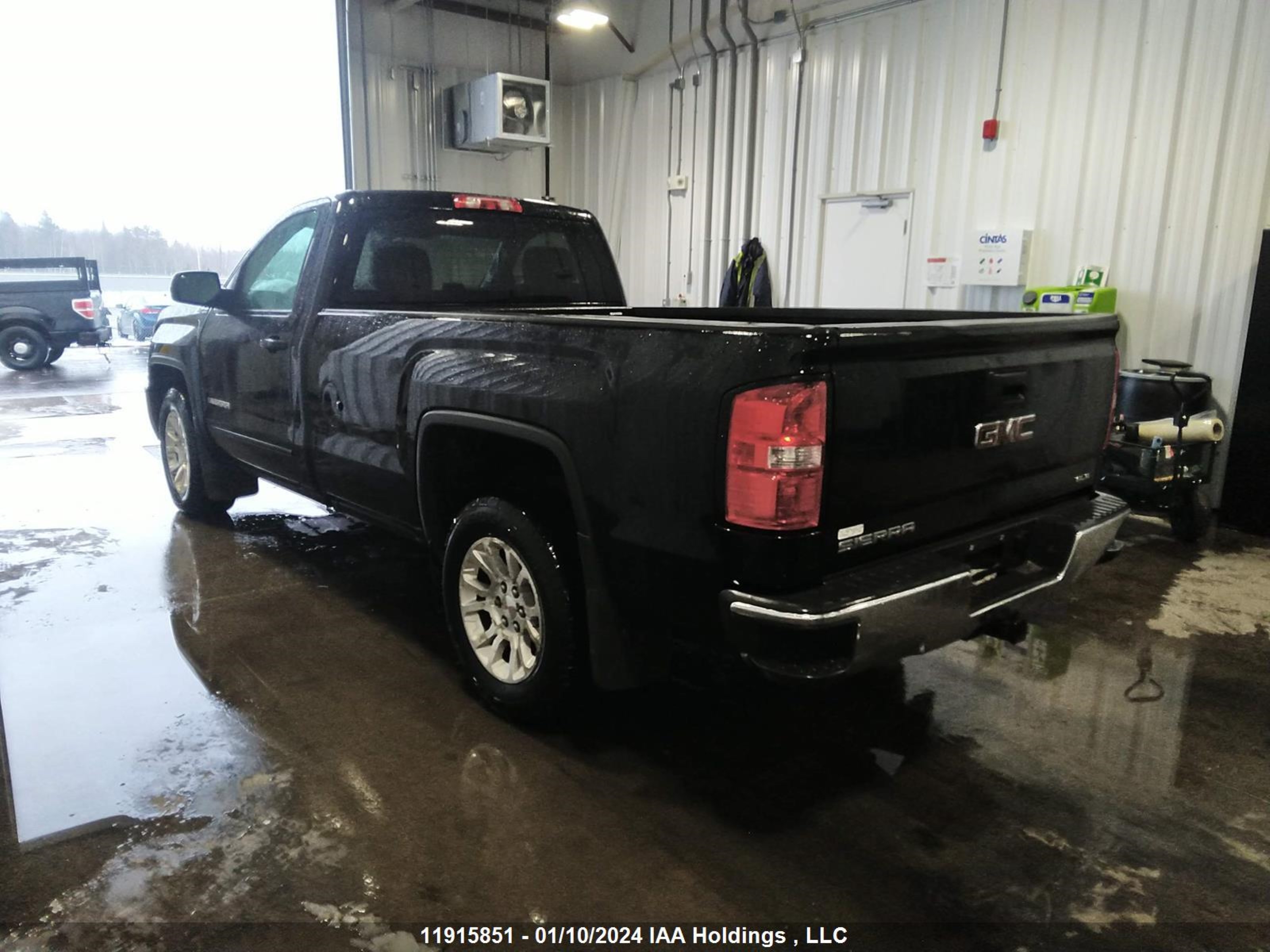 Photo 2 VIN: 1GTN2MEC8JZ334378 - GMC SIERRA 