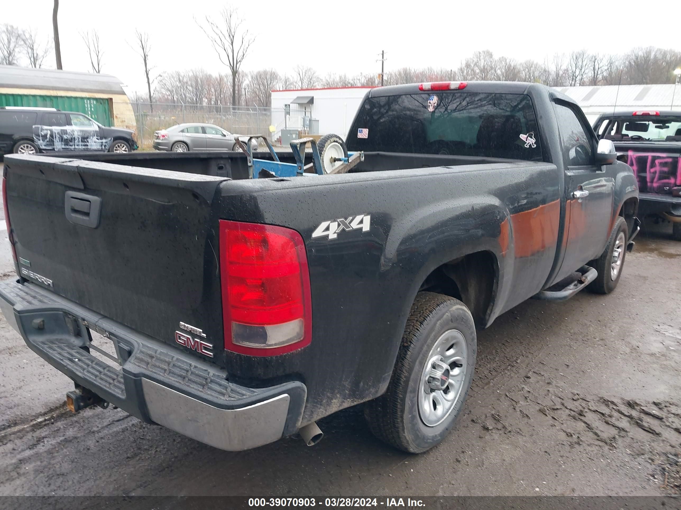 Photo 3 VIN: 1GTN2TEA8BZ223954 - GMC SIERRA 