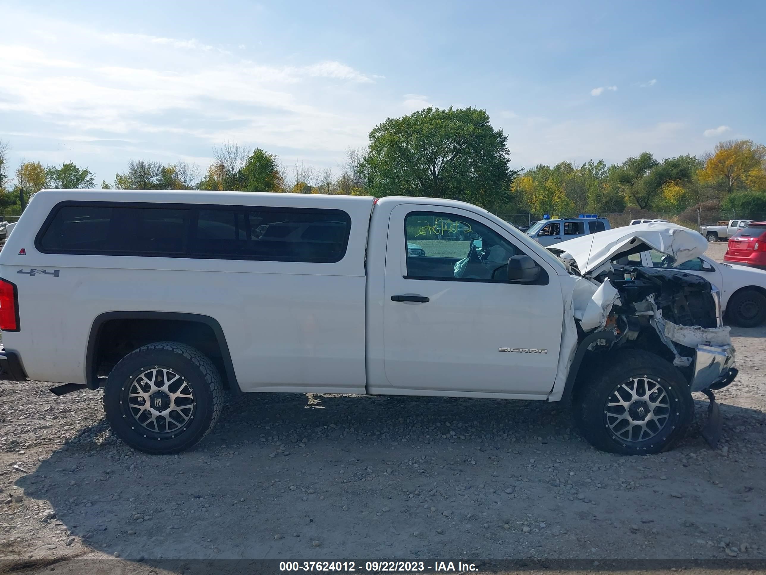 Photo 12 VIN: 1GTN2TEC8FZ446812 - GMC SIERRA 