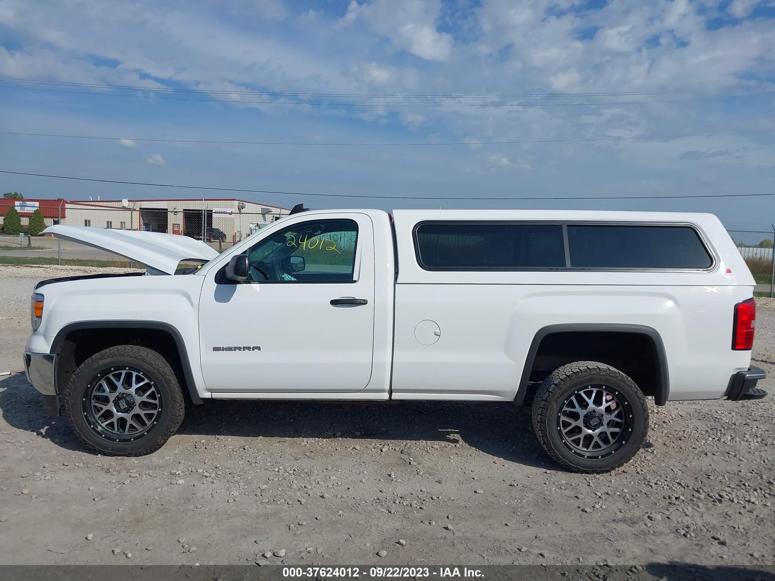 Photo 13 VIN: 1GTN2TEC8FZ446812 - GMC SIERRA 