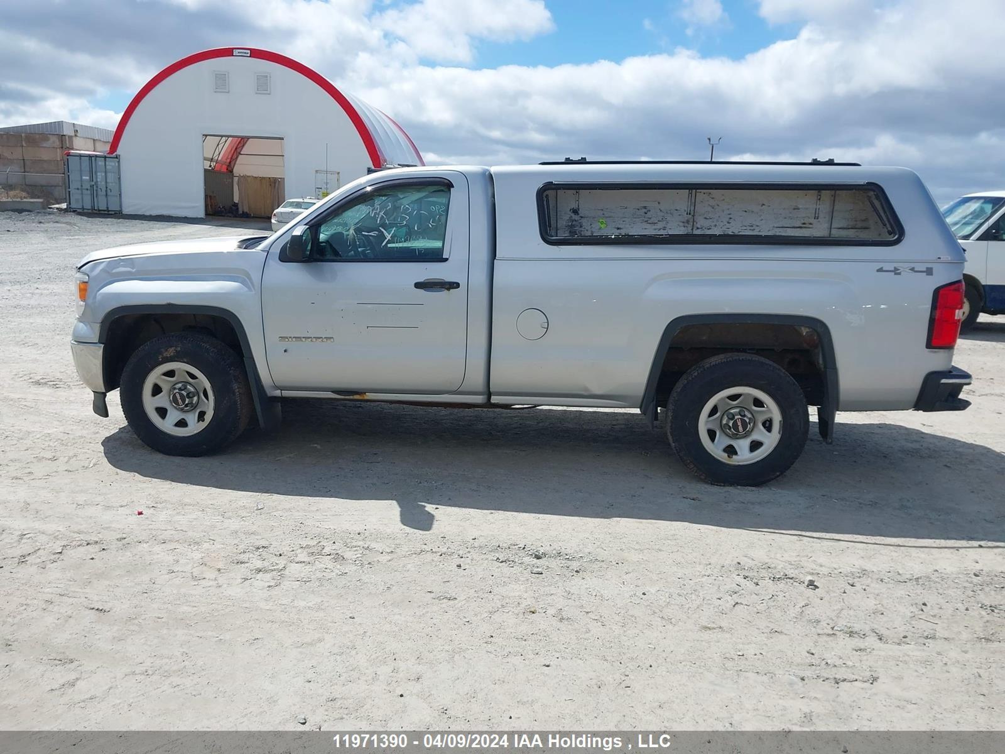 Photo 13 VIN: 1GTN2TEC9FZ241645 - GMC SIERRA 