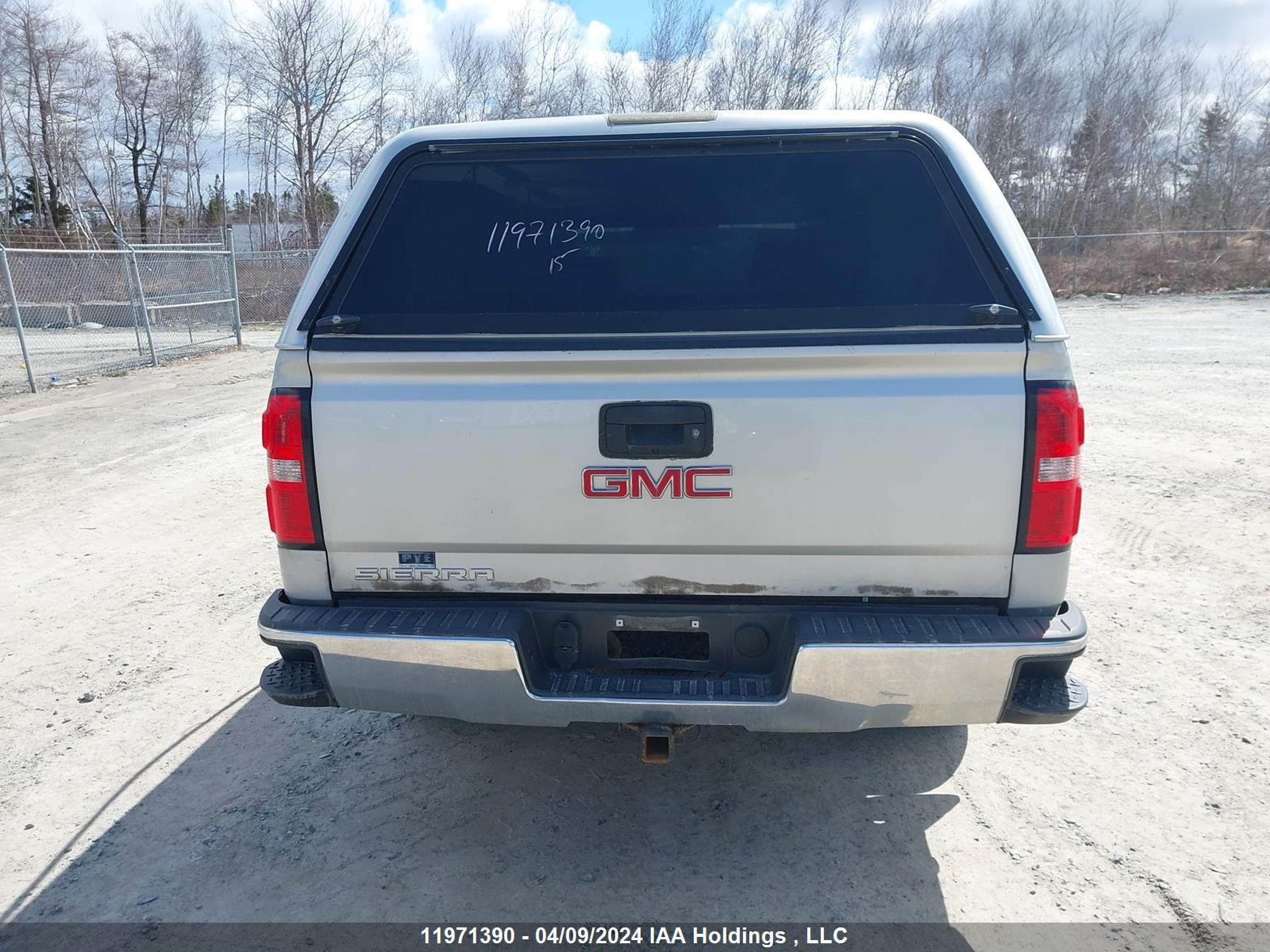 Photo 15 VIN: 1GTN2TEC9FZ241645 - GMC SIERRA 