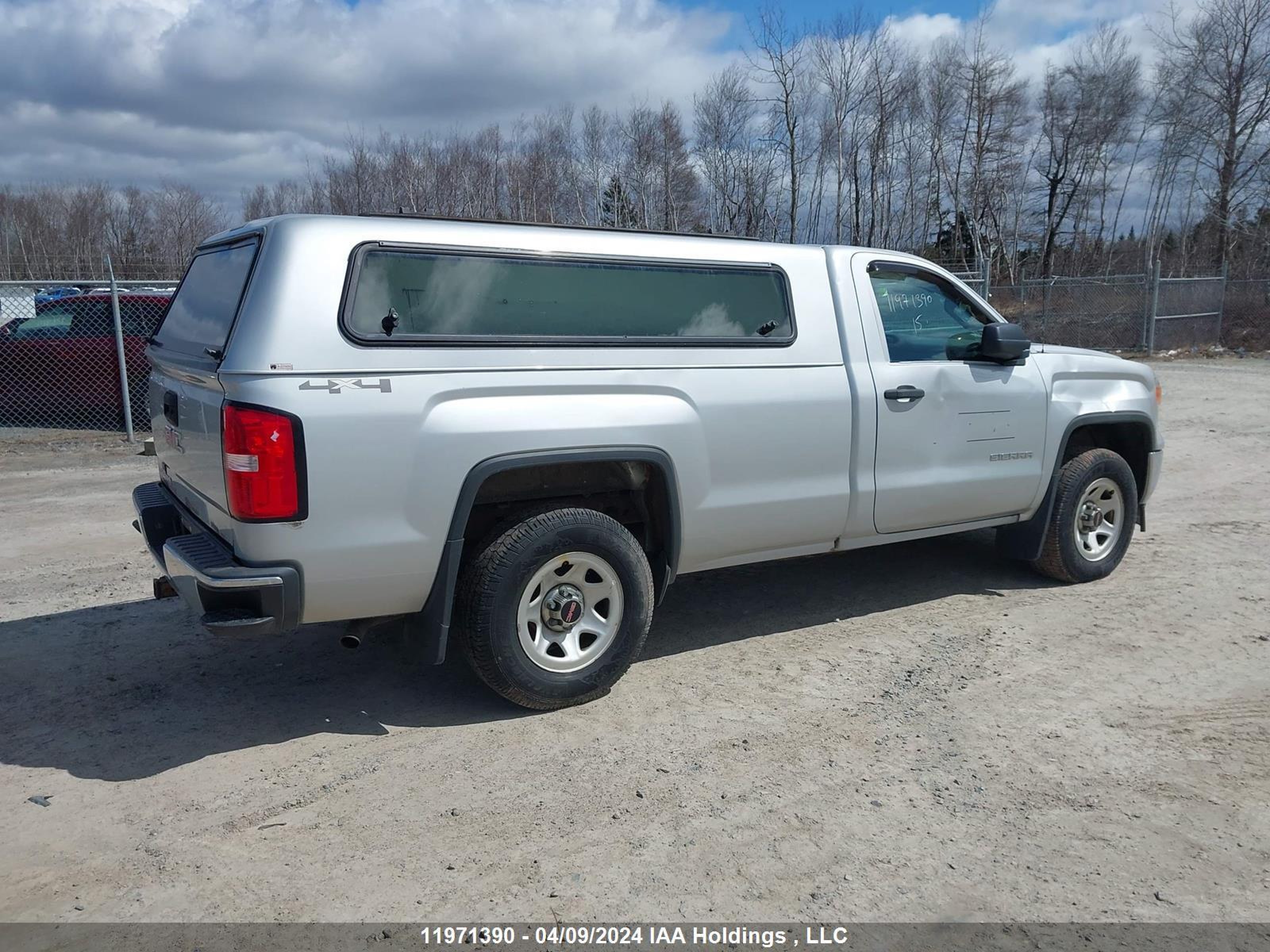 Photo 3 VIN: 1GTN2TEC9FZ241645 - GMC SIERRA 