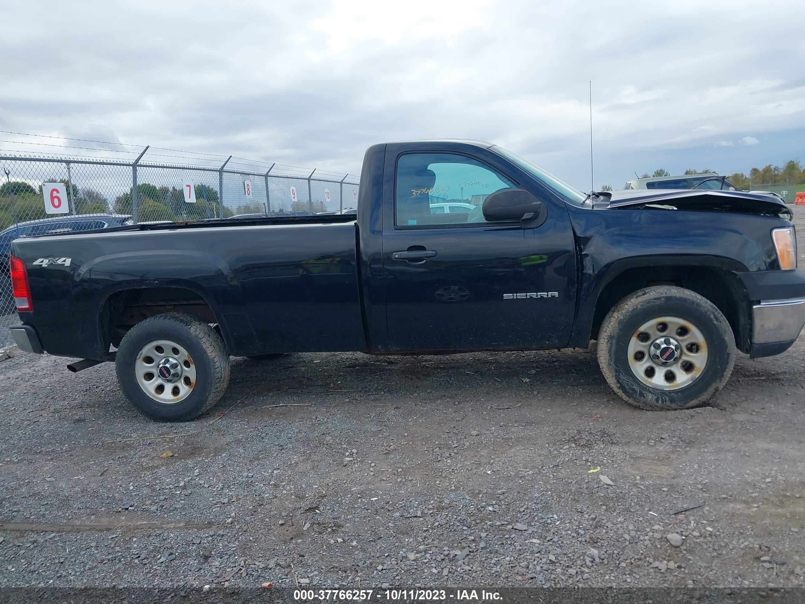 Photo 12 VIN: 1GTN2TEX4CZ353882 - GMC SIERRA 