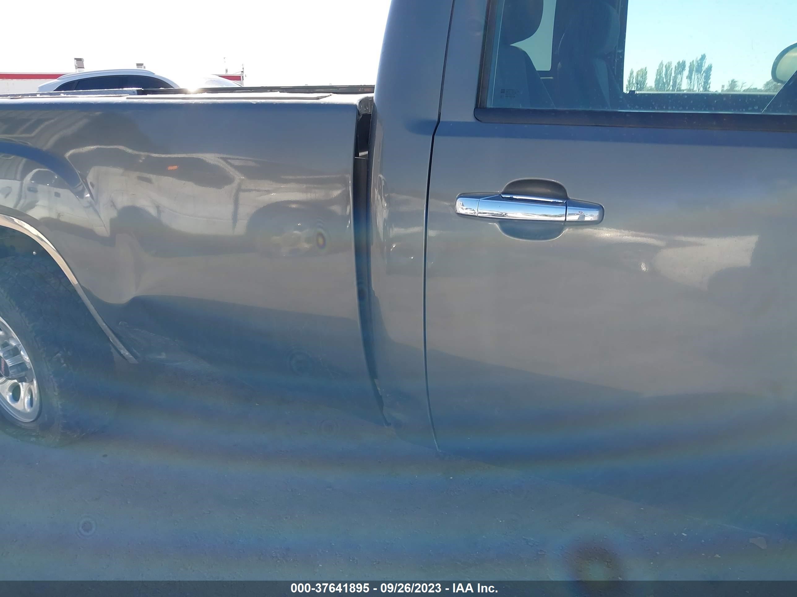 Photo 5 VIN: 1GTN2VE06BZ119398 - GMC SIERRA 