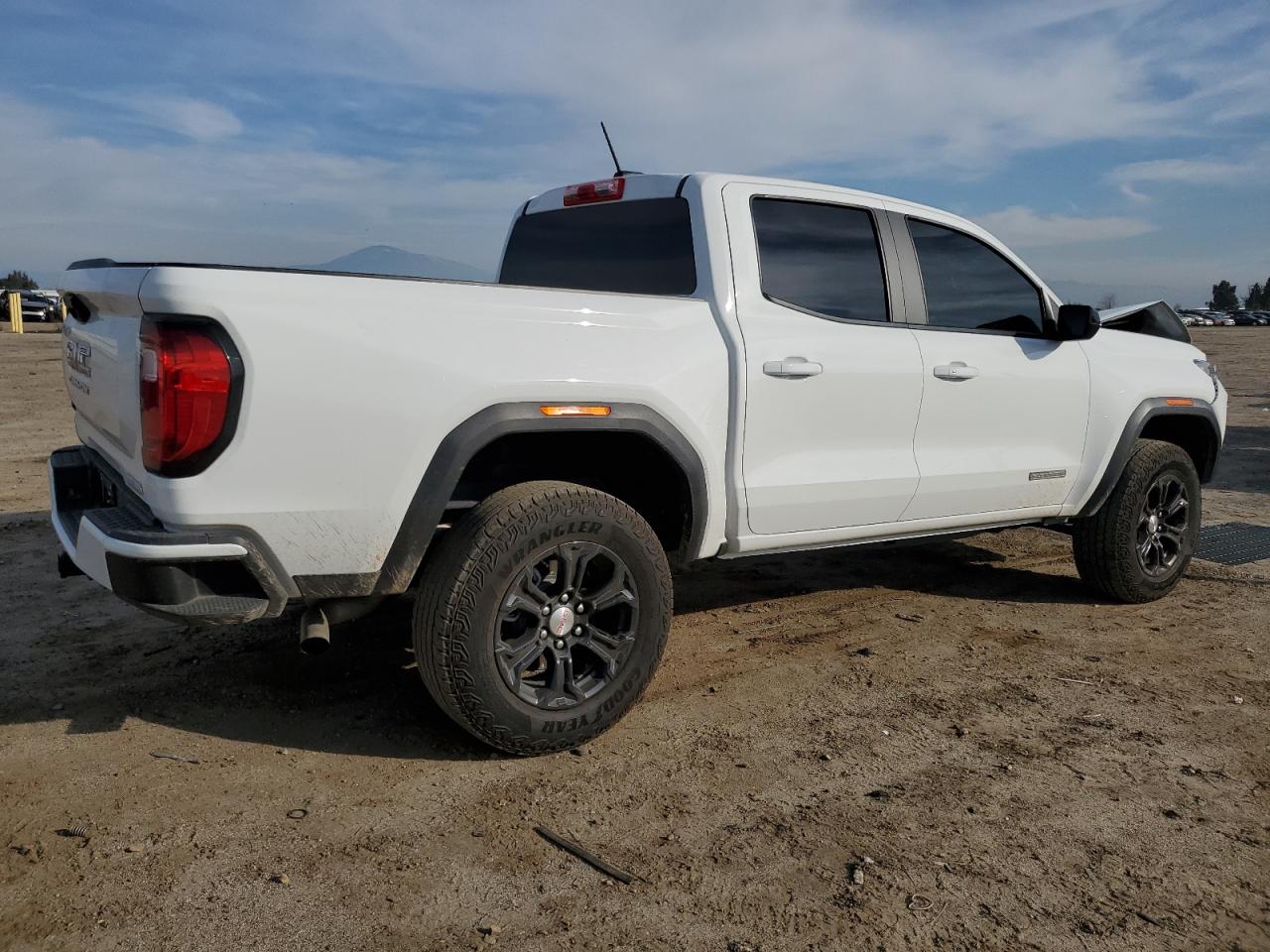 Photo 2 VIN: 1GTP5BEK7P1159298 - GMC CANYON 