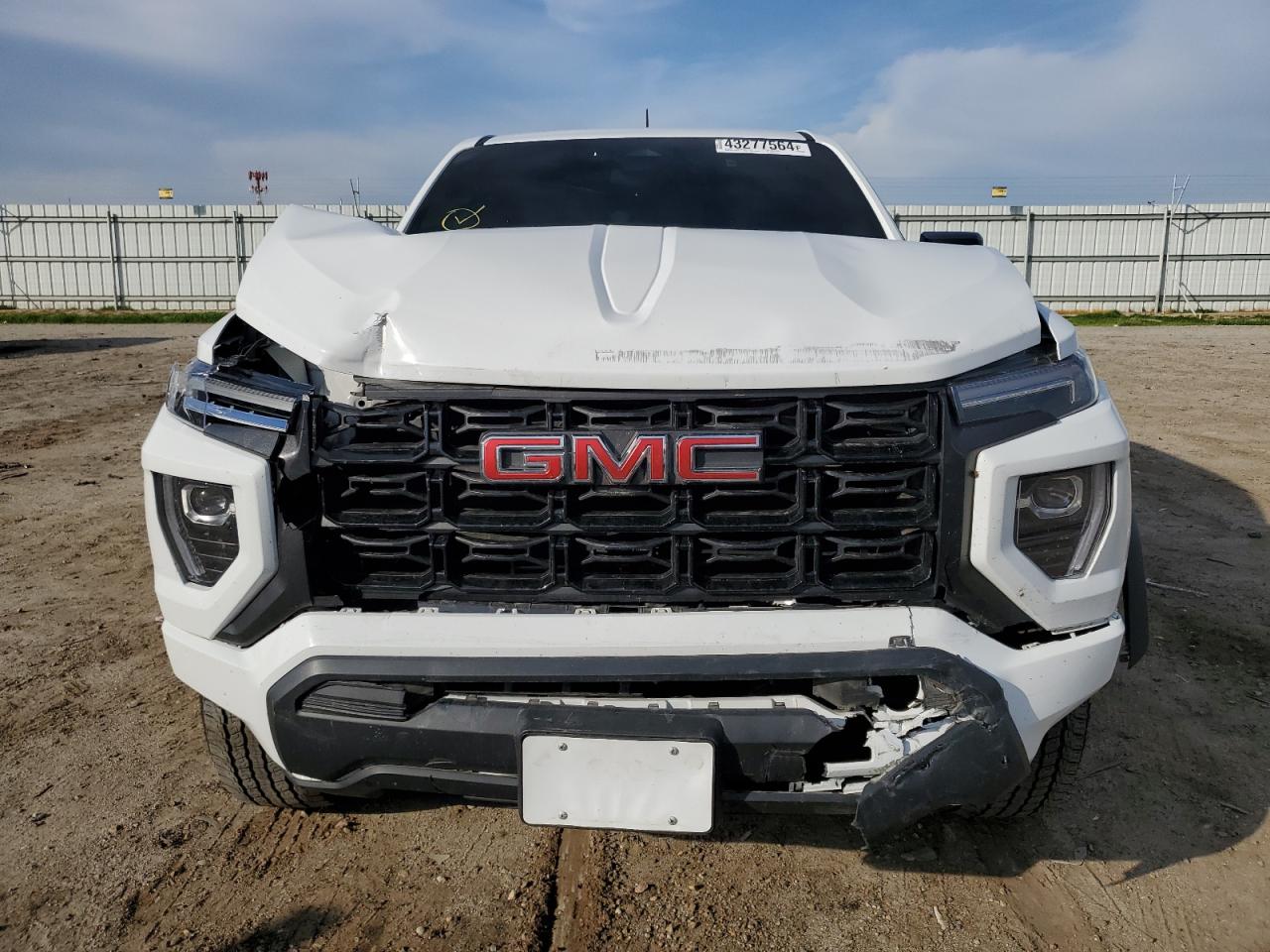 Photo 4 VIN: 1GTP5BEK7P1159298 - GMC CANYON 