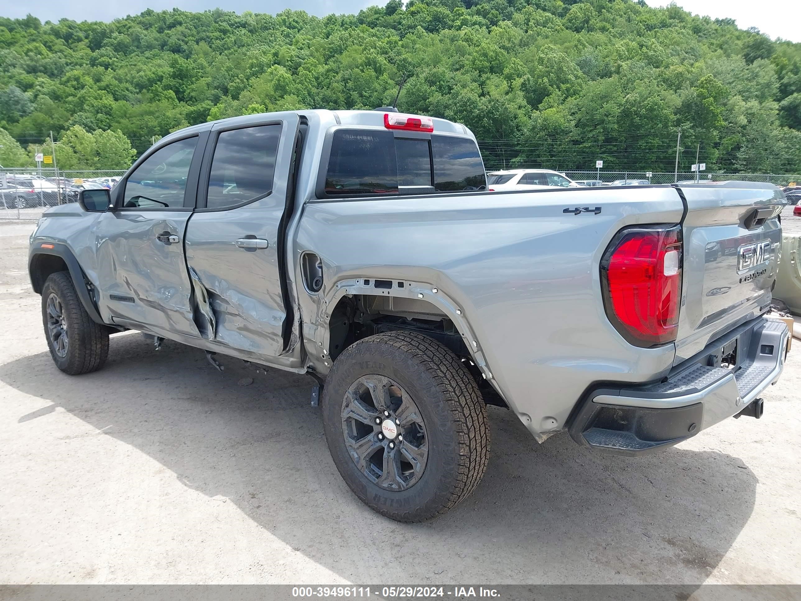 Photo 2 VIN: 1GTP6BEK2P1151655 - GMC CANYON 