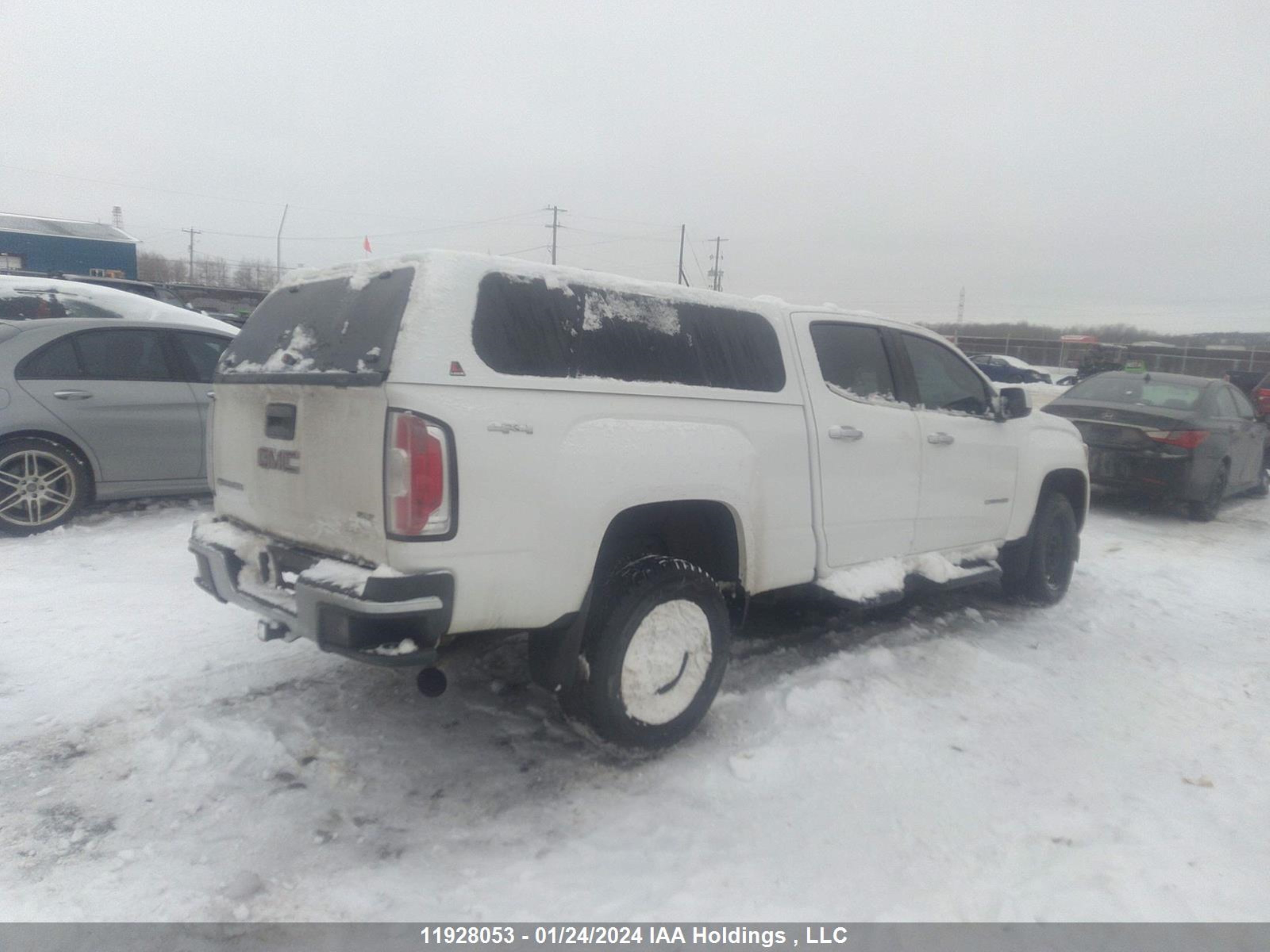 Photo 3 VIN: 1GTP6DE15H1239247 - GMC CANYON 