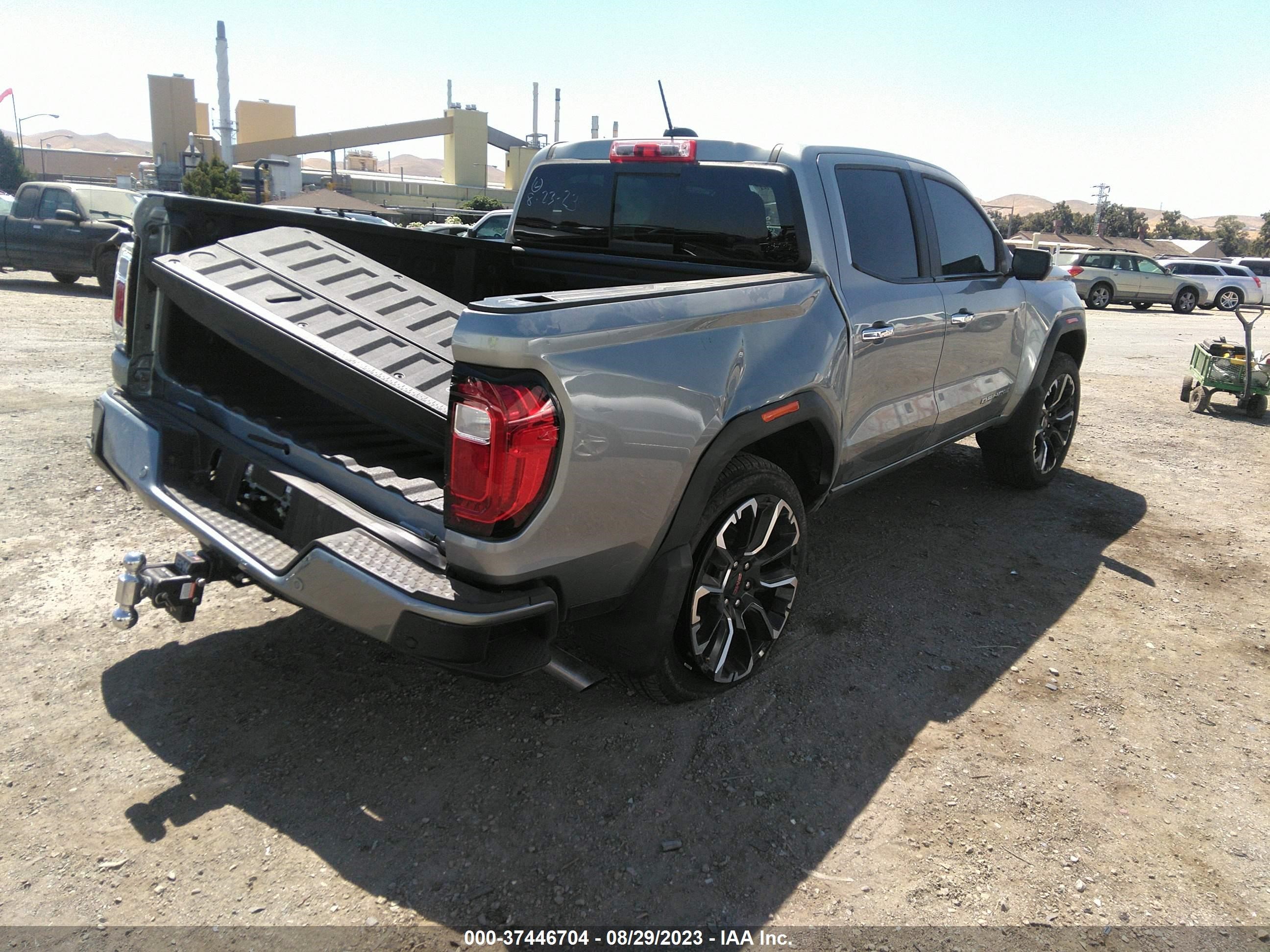 Photo 3 VIN: 1GTP6FEK4P1131141 - GMC CANYON 