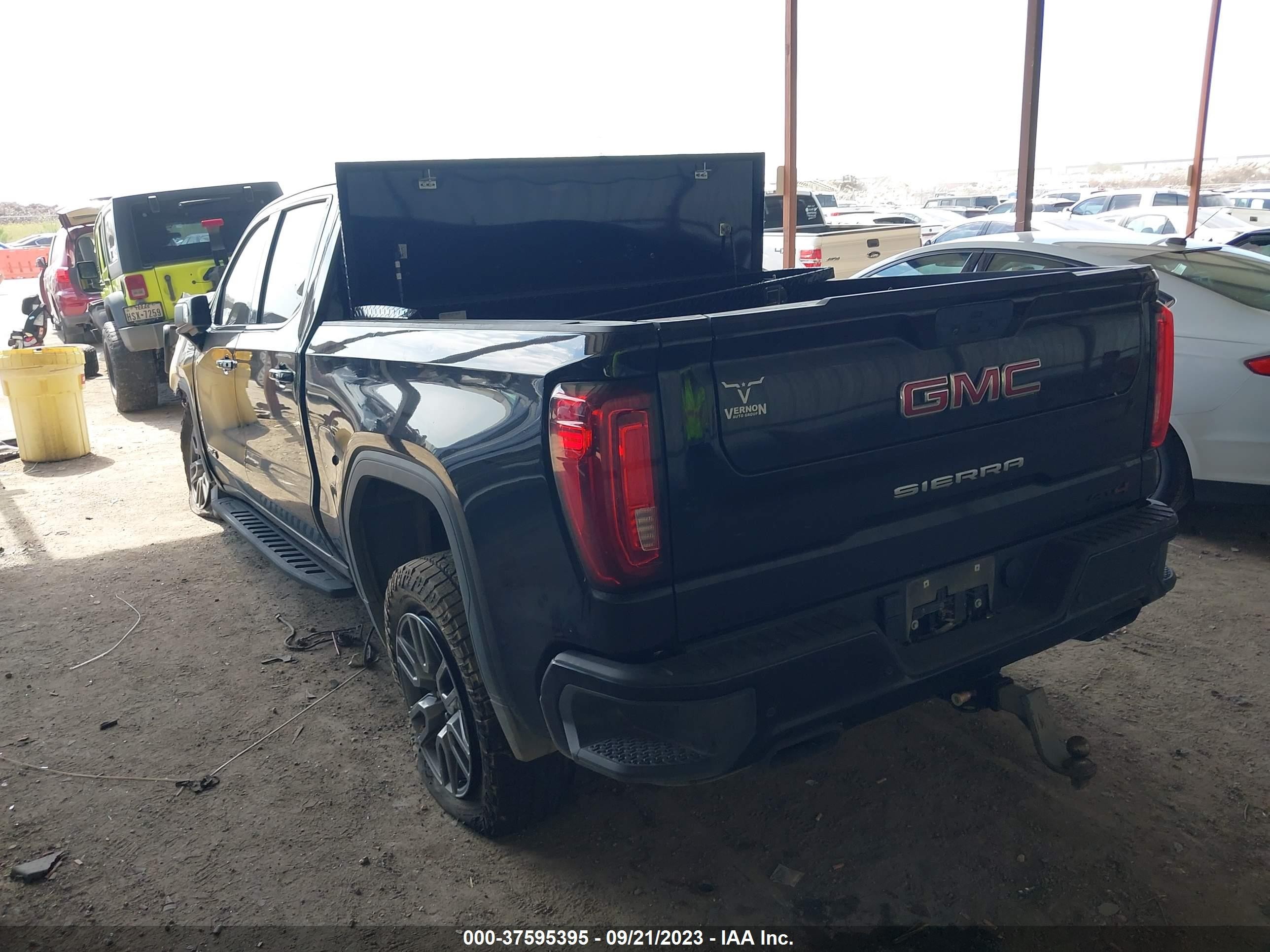 Photo 2 VIN: 1GTP9EEL4MZ131504 - GMC SIERRA 