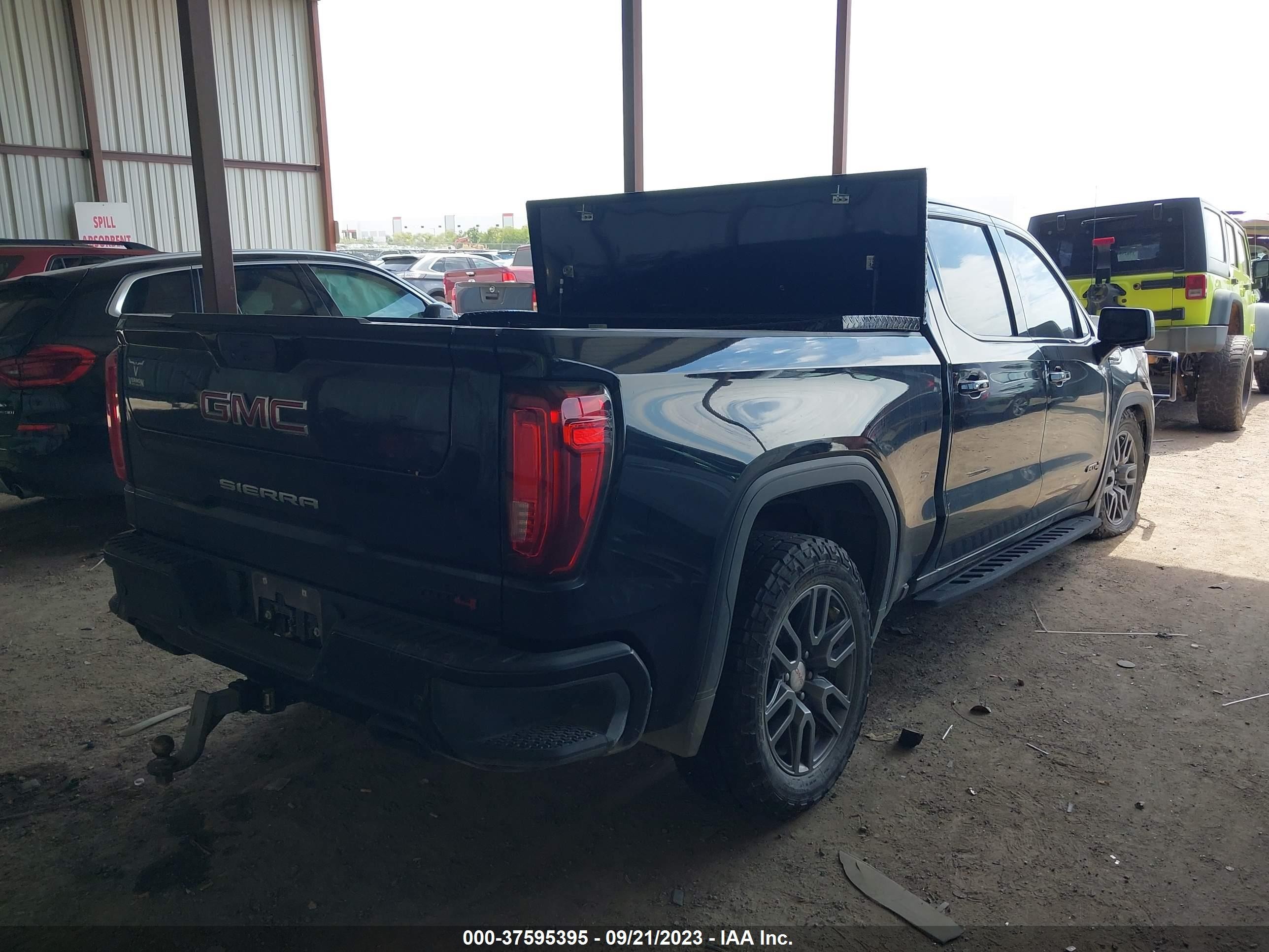 Photo 3 VIN: 1GTP9EEL4MZ131504 - GMC SIERRA 