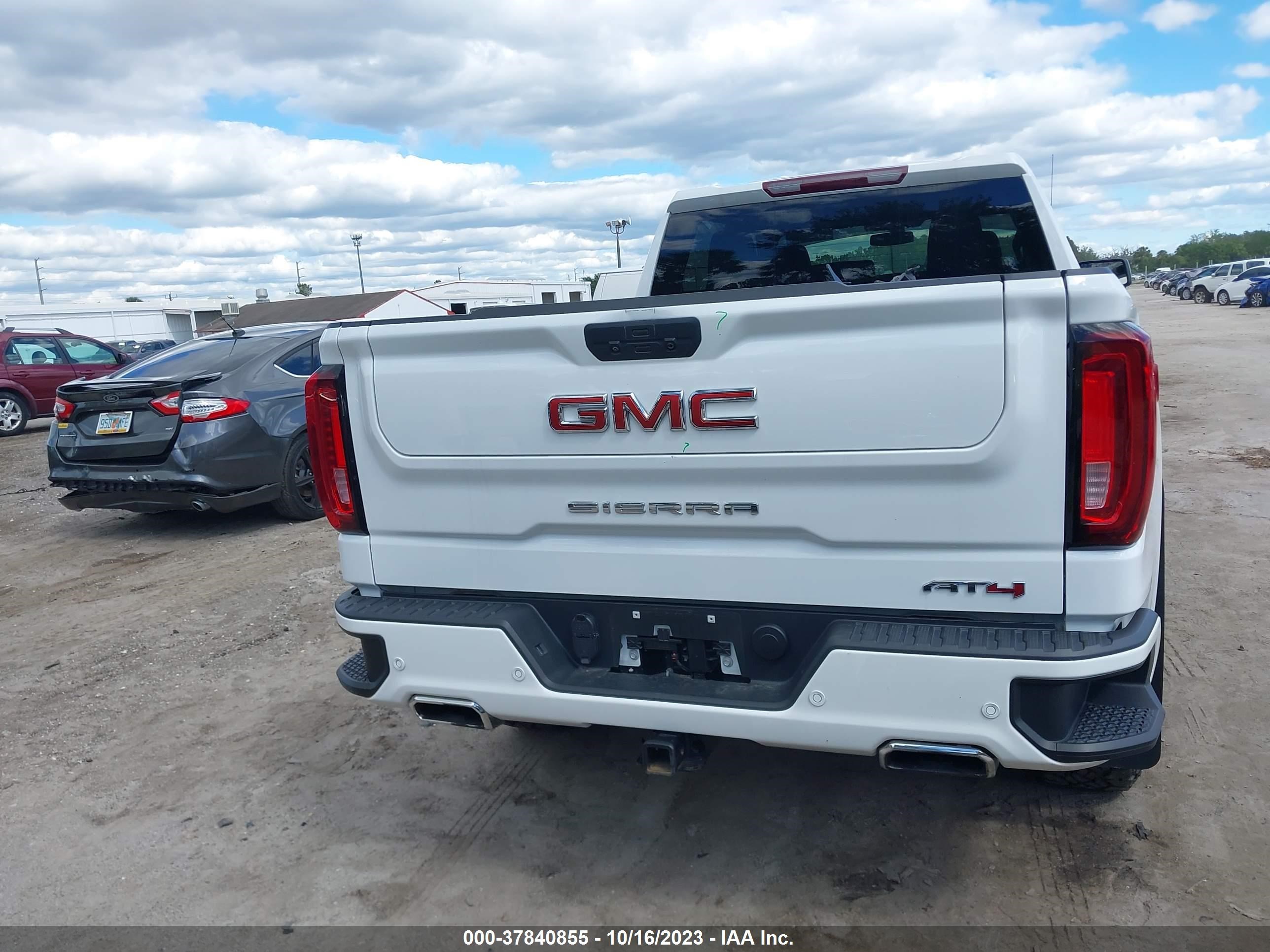 Photo 15 VIN: 1GTP9EEL6MZ256004 - GMC SIERRA 