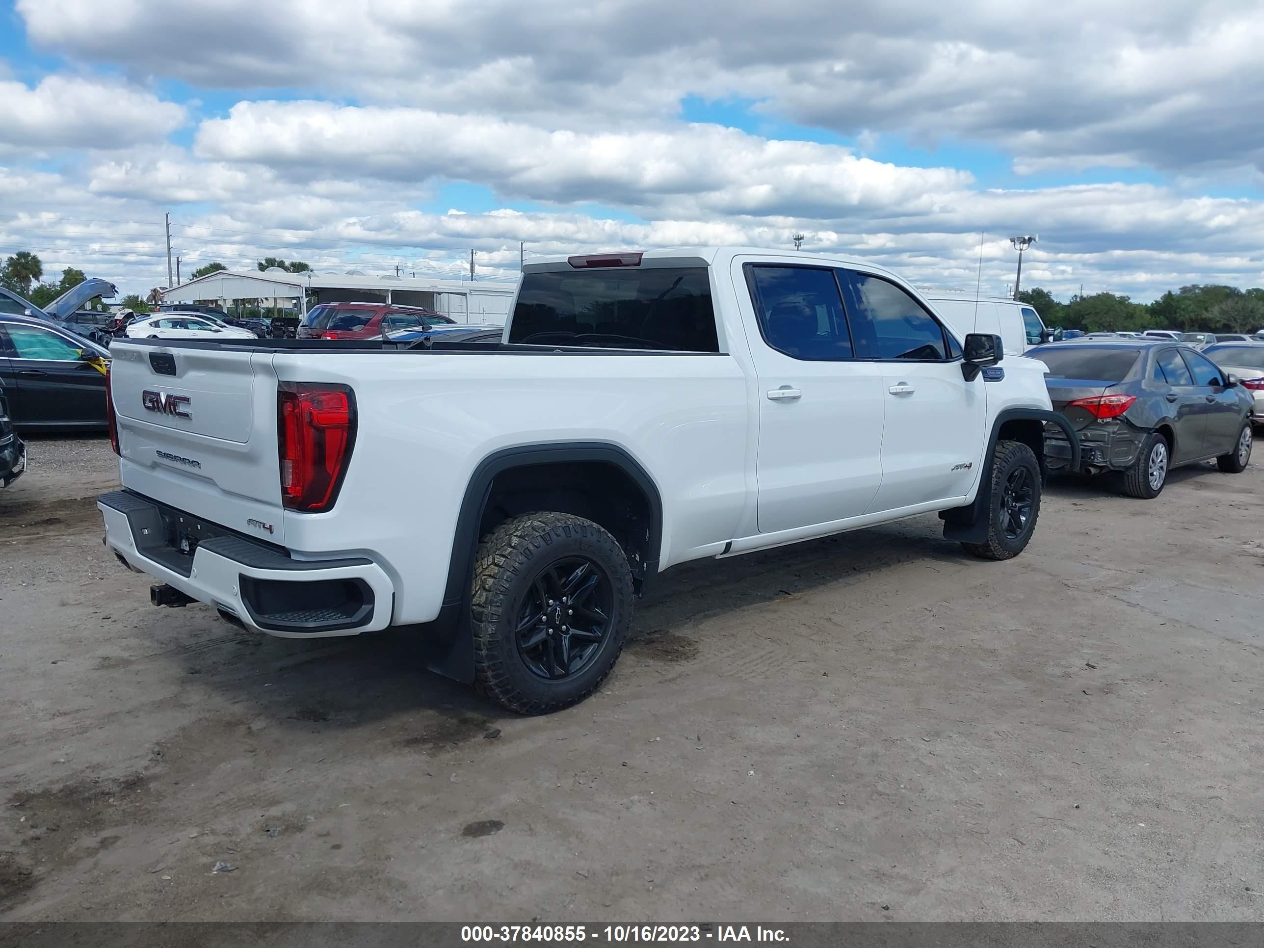 Photo 3 VIN: 1GTP9EEL6MZ256004 - GMC SIERRA 