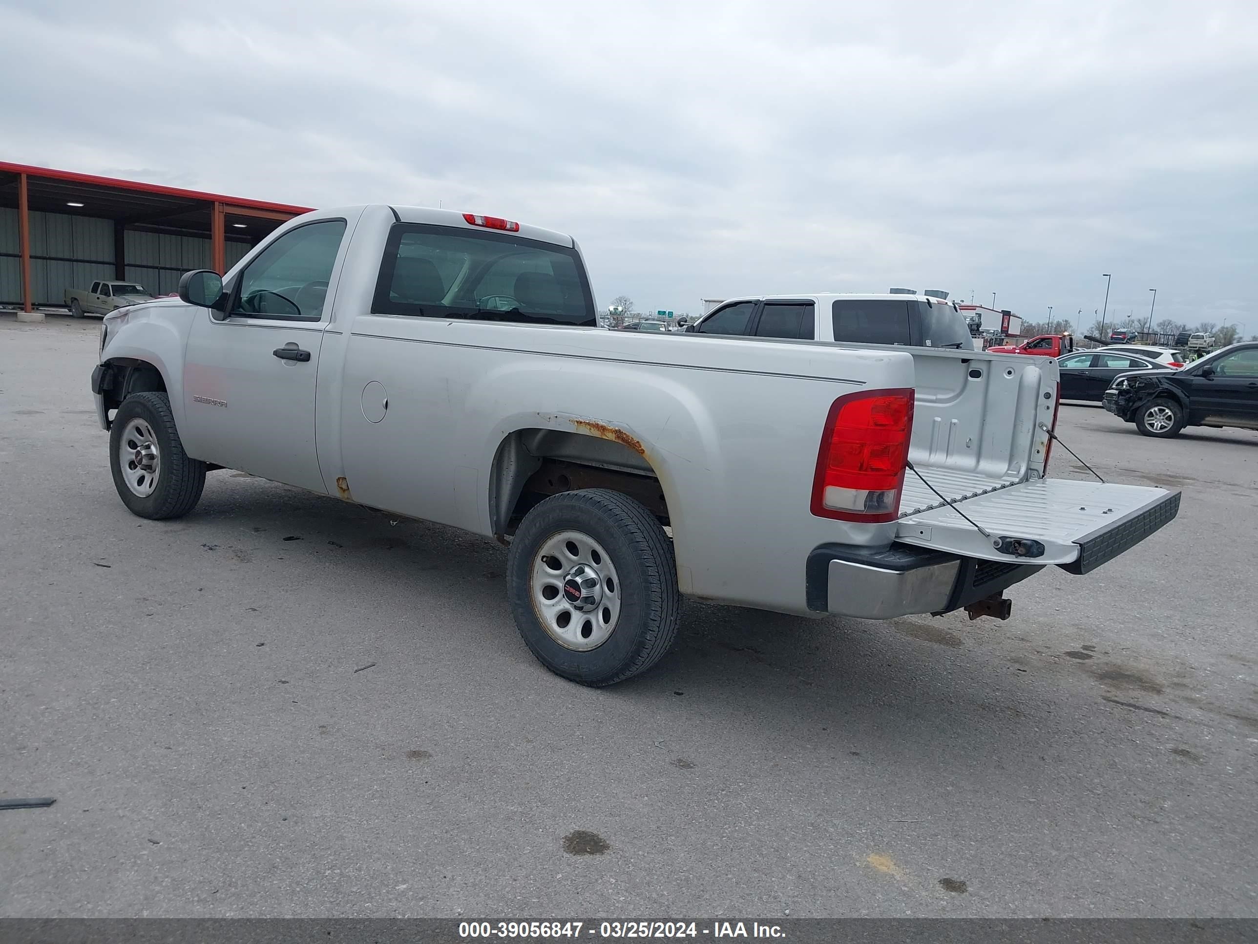 Photo 2 VIN: 1GTPCTEX2AZ256800 - GMC SIERRA 