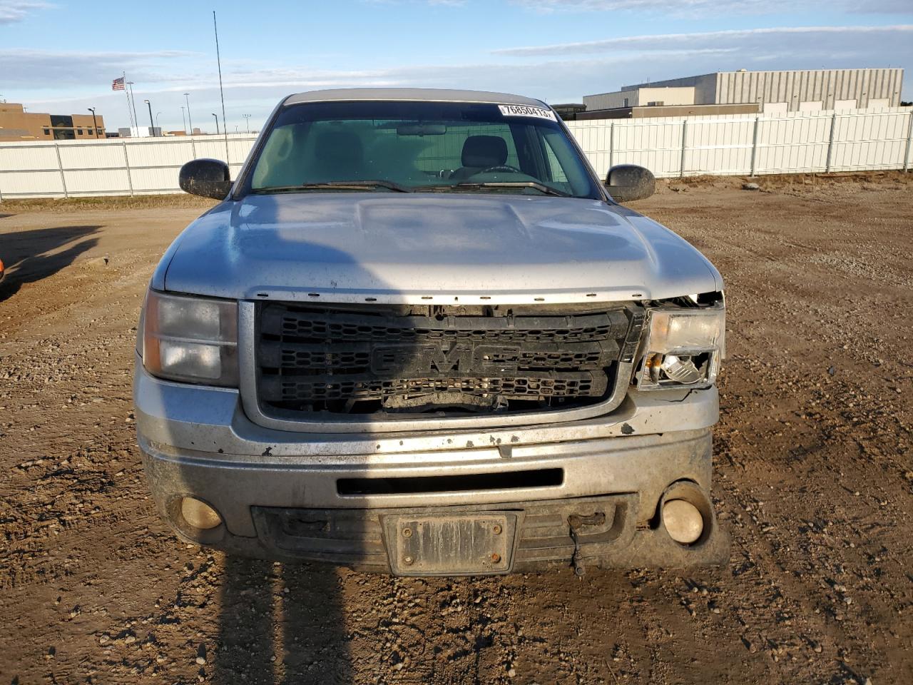 Photo 4 VIN: 1GTPKTE03AZ251076 - GMC SIERRA 