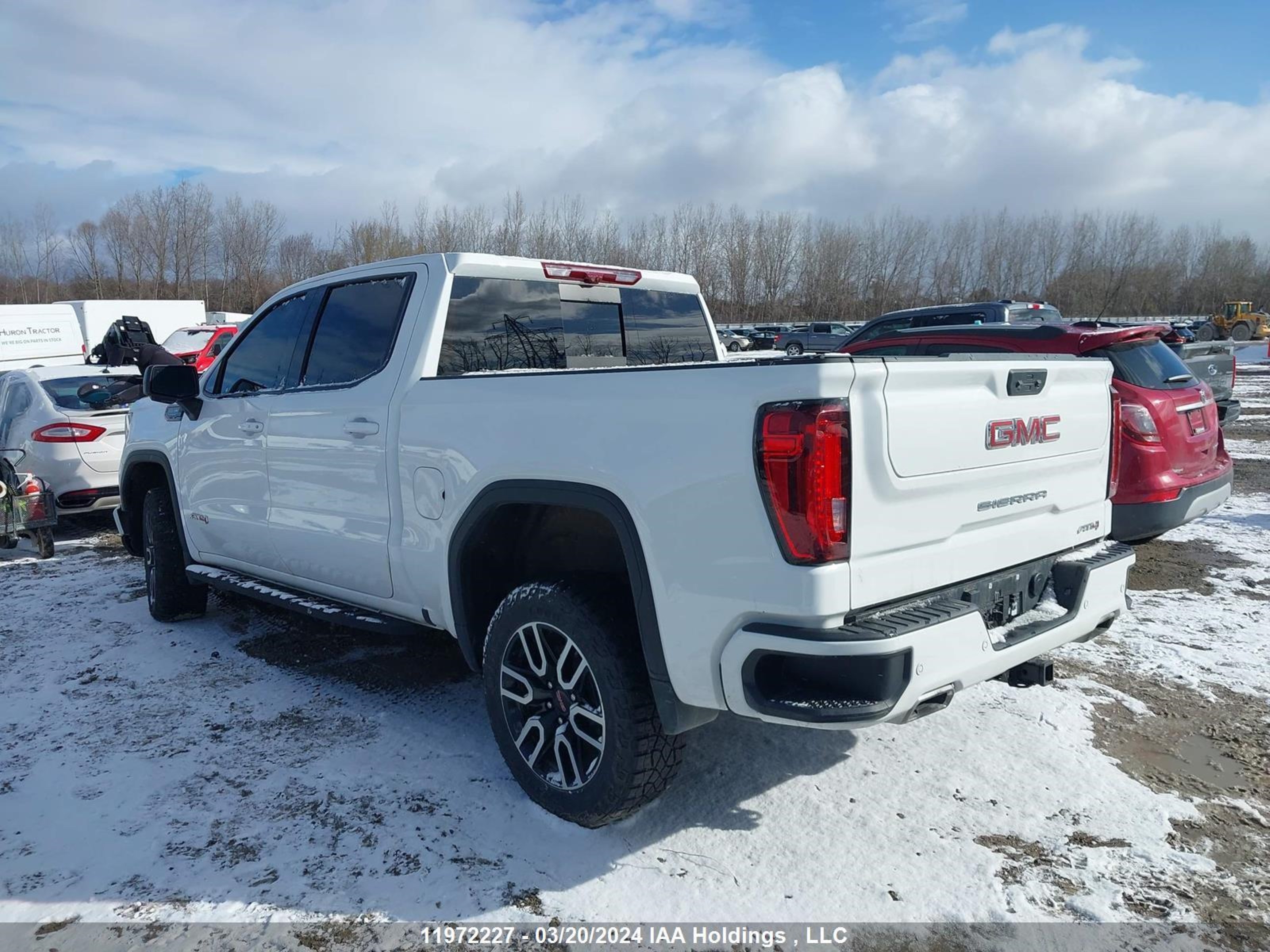 Photo 2 VIN: 1GTPUEEL8NZ639054 - GMC SIERRA 