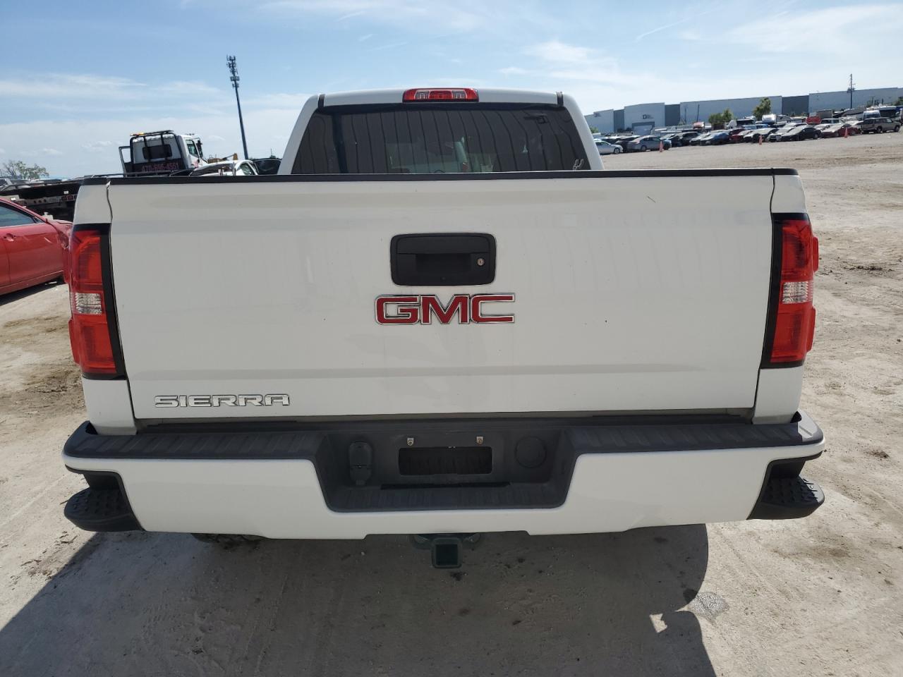 Photo 5 VIN: 1GTR1LEC9JZ127464 - GMC SIERRA 