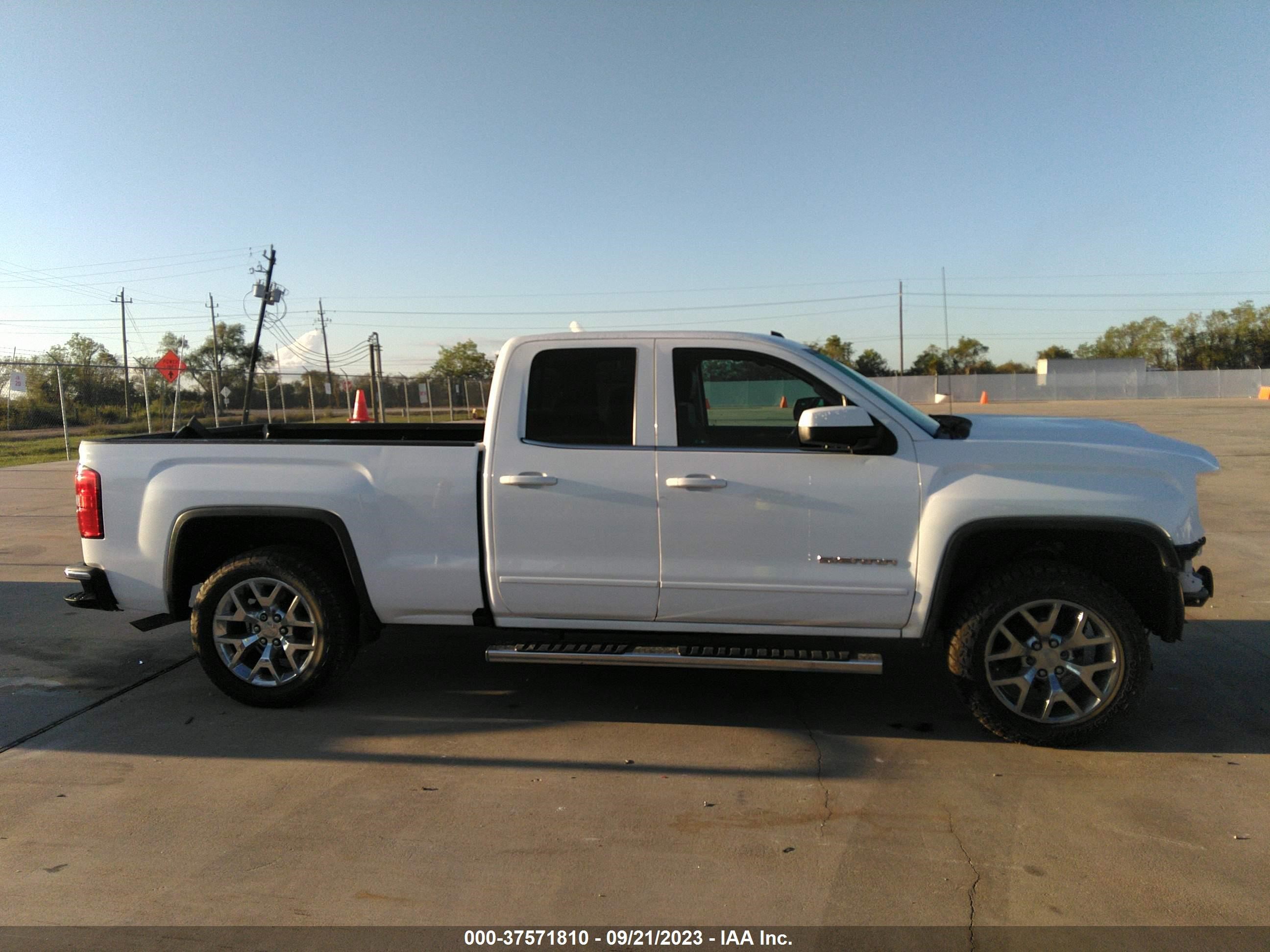 Photo 13 VIN: 1GTR1MEC6HZ264460 - GMC SIERRA 