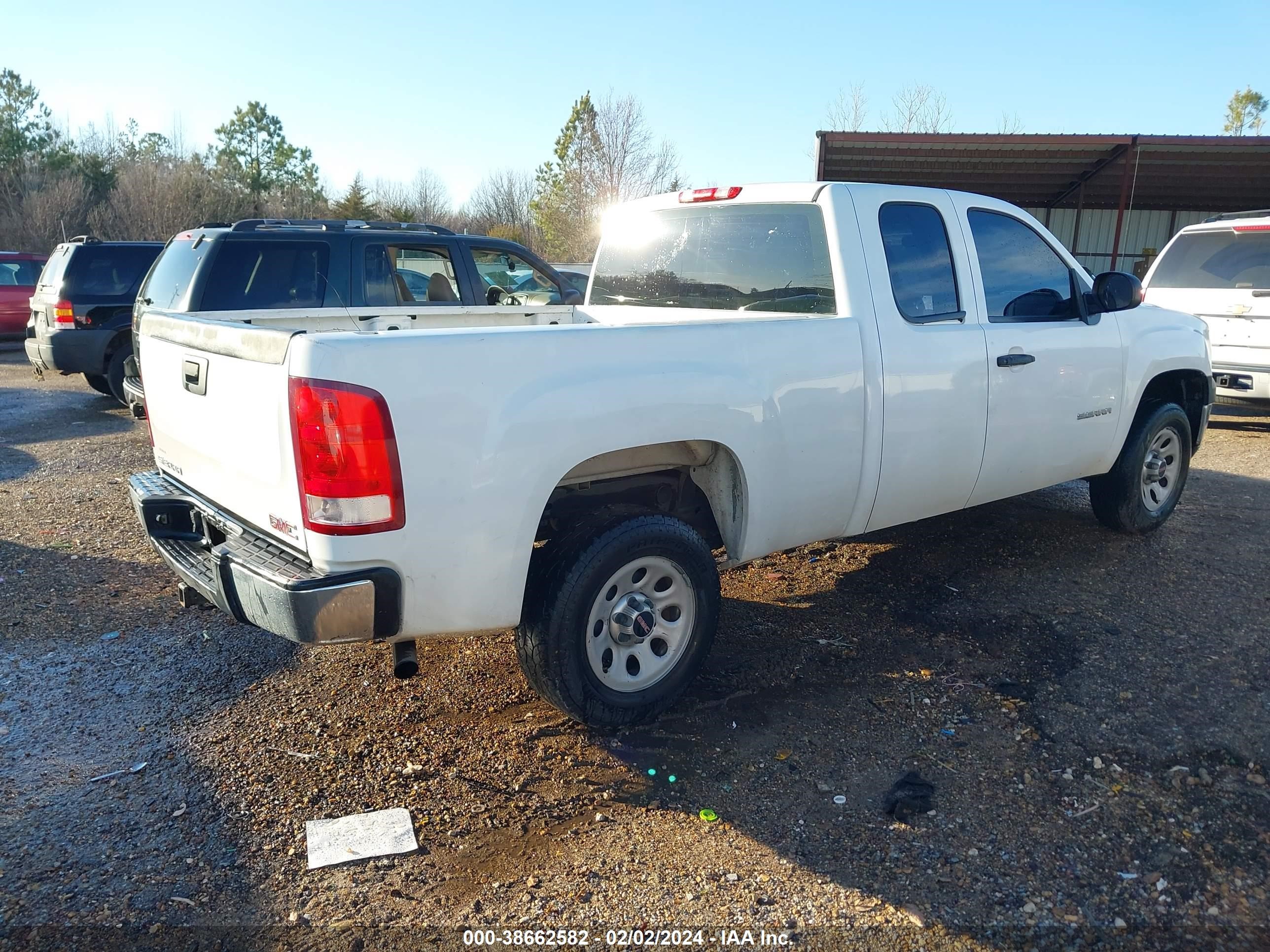 Photo 3 VIN: 1GTR1TEX7CZ349359 - GMC SIERRA 